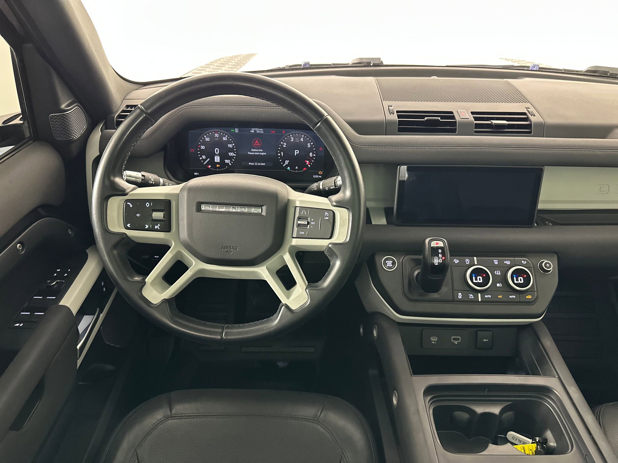 2022 Land Rover Defender 110 SE photo 3