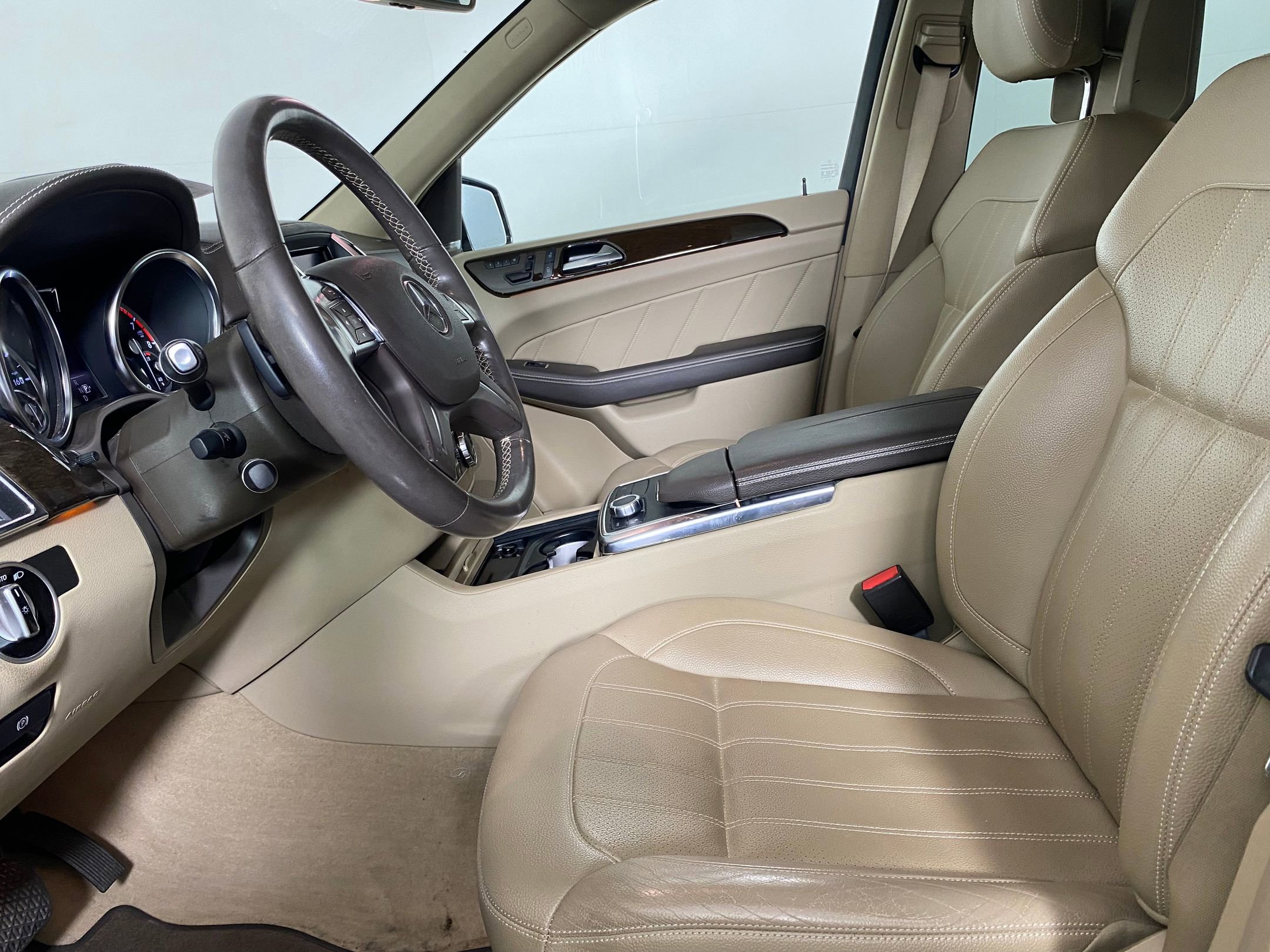 2021 Mercedes Benz GLB 250 photo 4