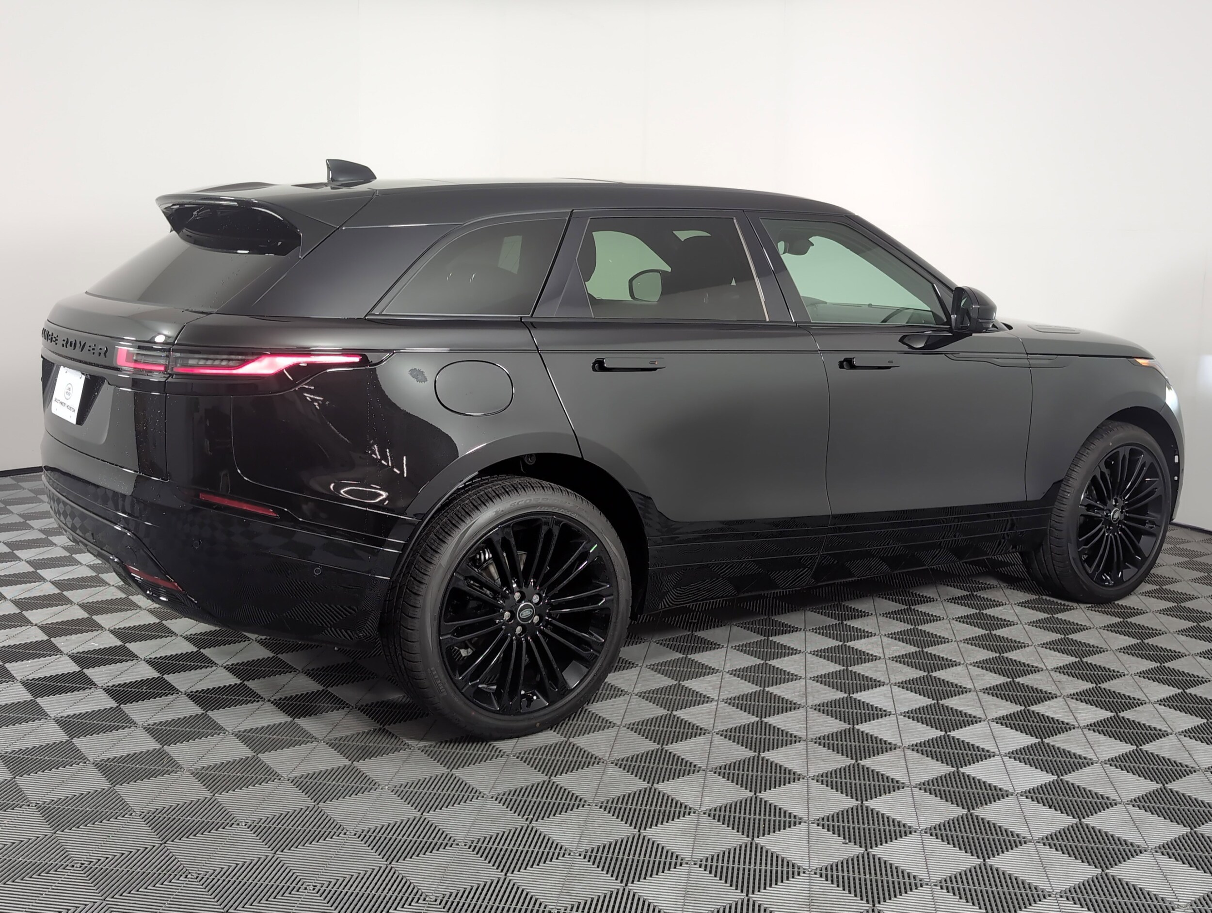 2026 Land Rover Range Rover Velar SE photo 2