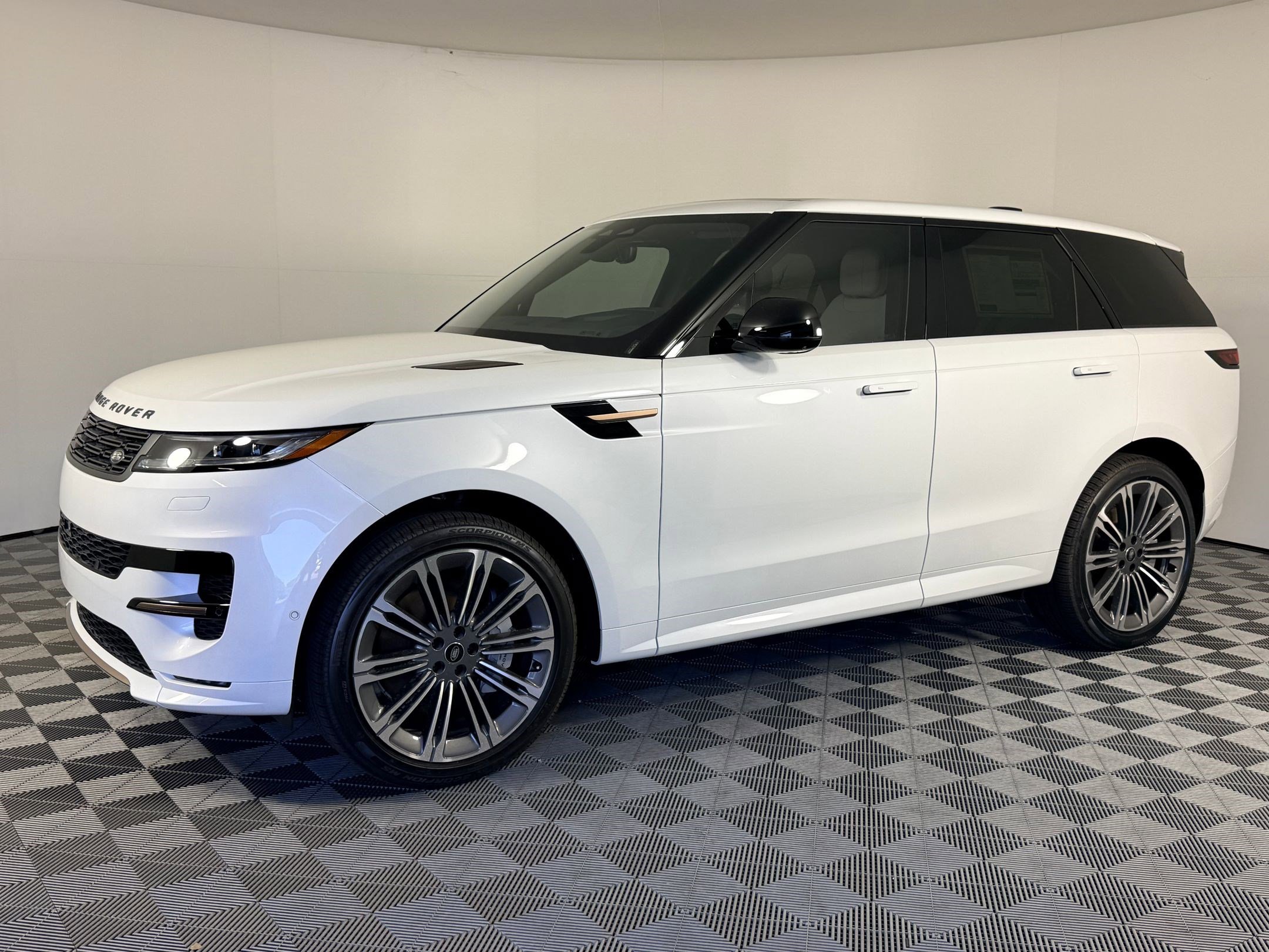 2025 Land Rover Range Rover Sport Dynamic SE's photo