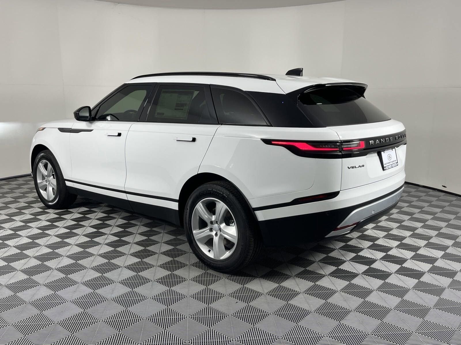 2025 Land Rover Range Rover Velar P250 S photo 2