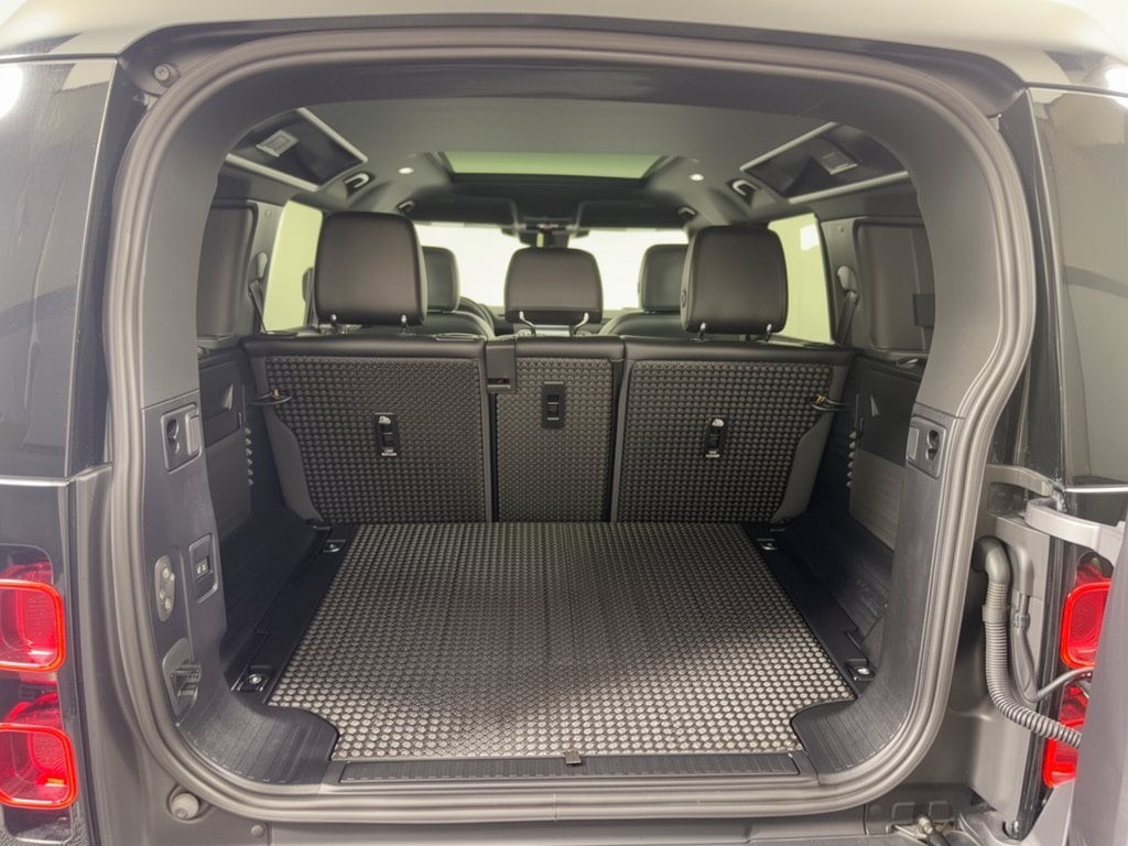 2024 Land Rover Defender X-Dynamic SE - Photo 31