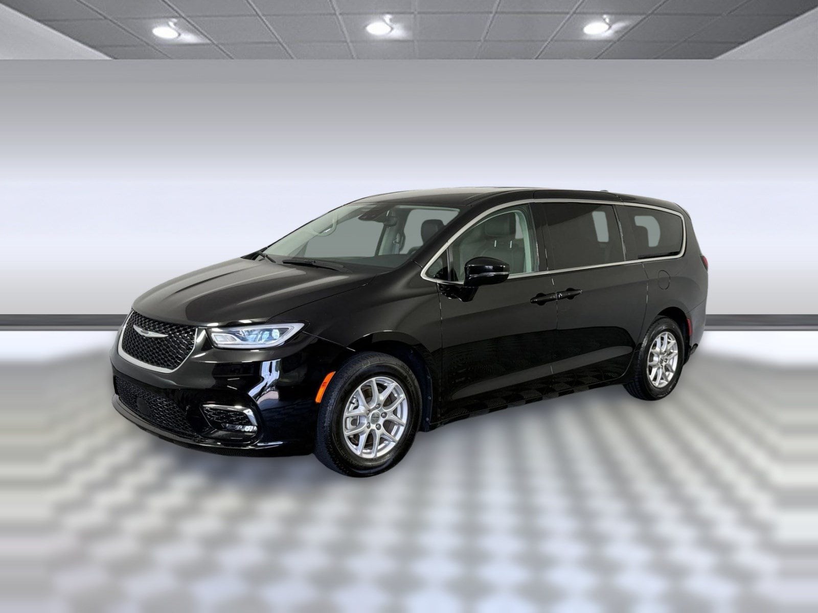 Used 2024 Chrysler Pacifica Touring L