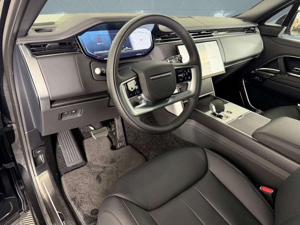 New 2026 Land Rover Range Rover P550e Autobiography SUV