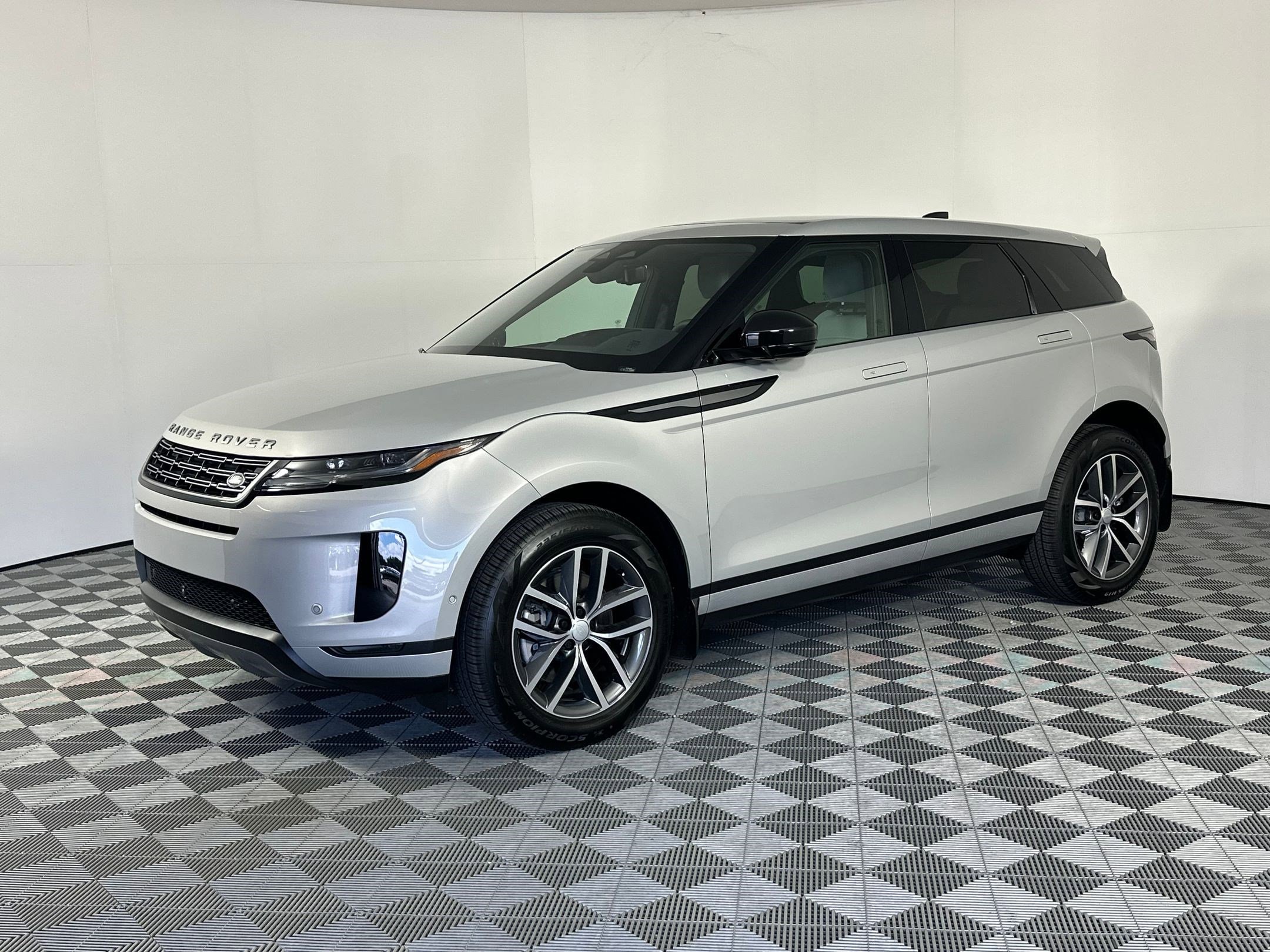 2026 Land Rover Range Rover Evoque