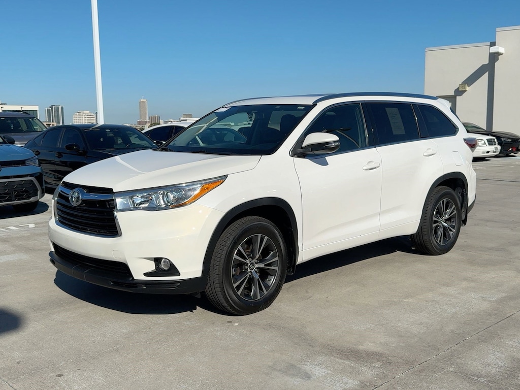 Used 2016 Toyota Highlander XLE SUV