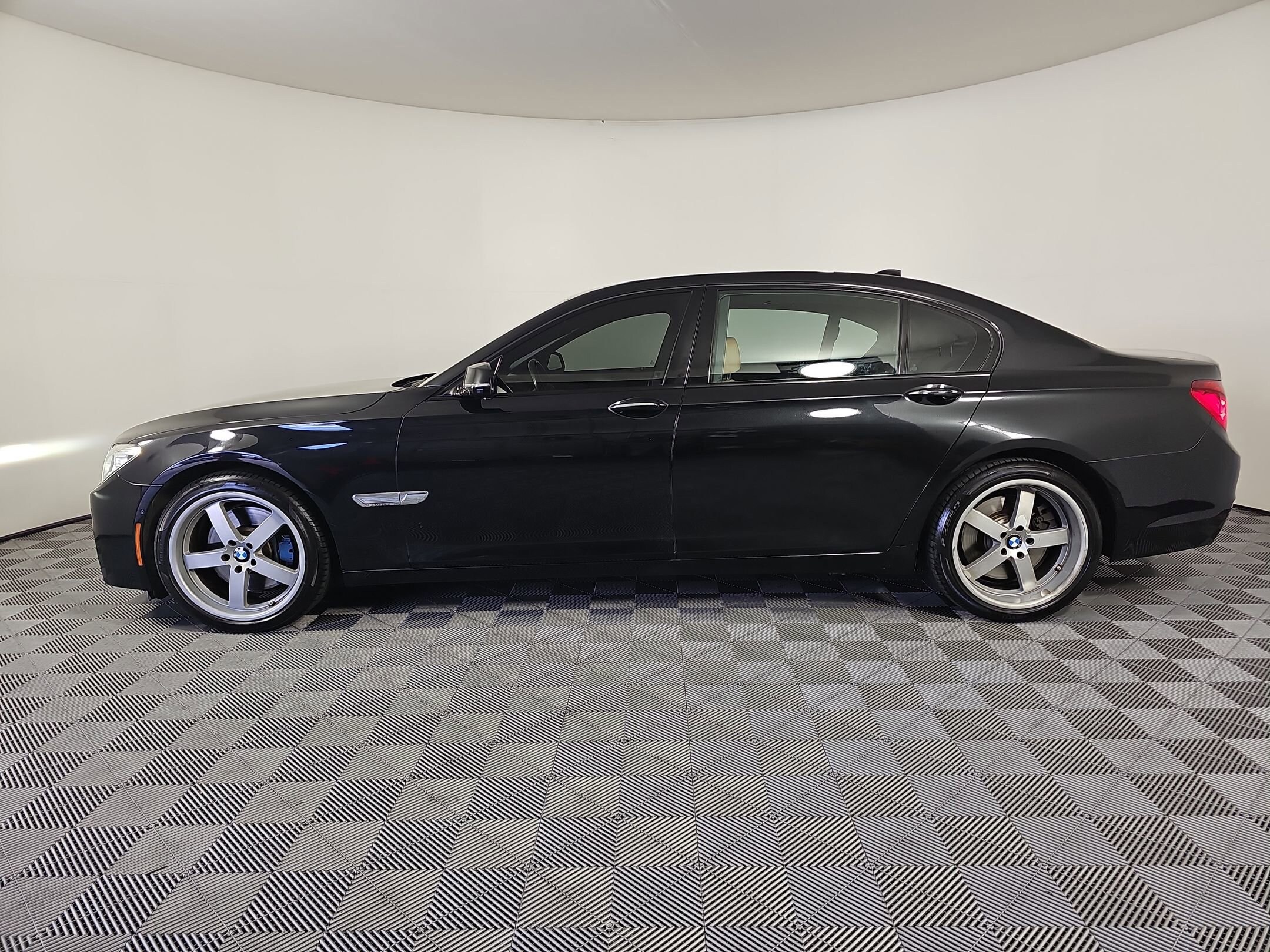 2015 Bmw 750Li / ALPINA B7 photo 2