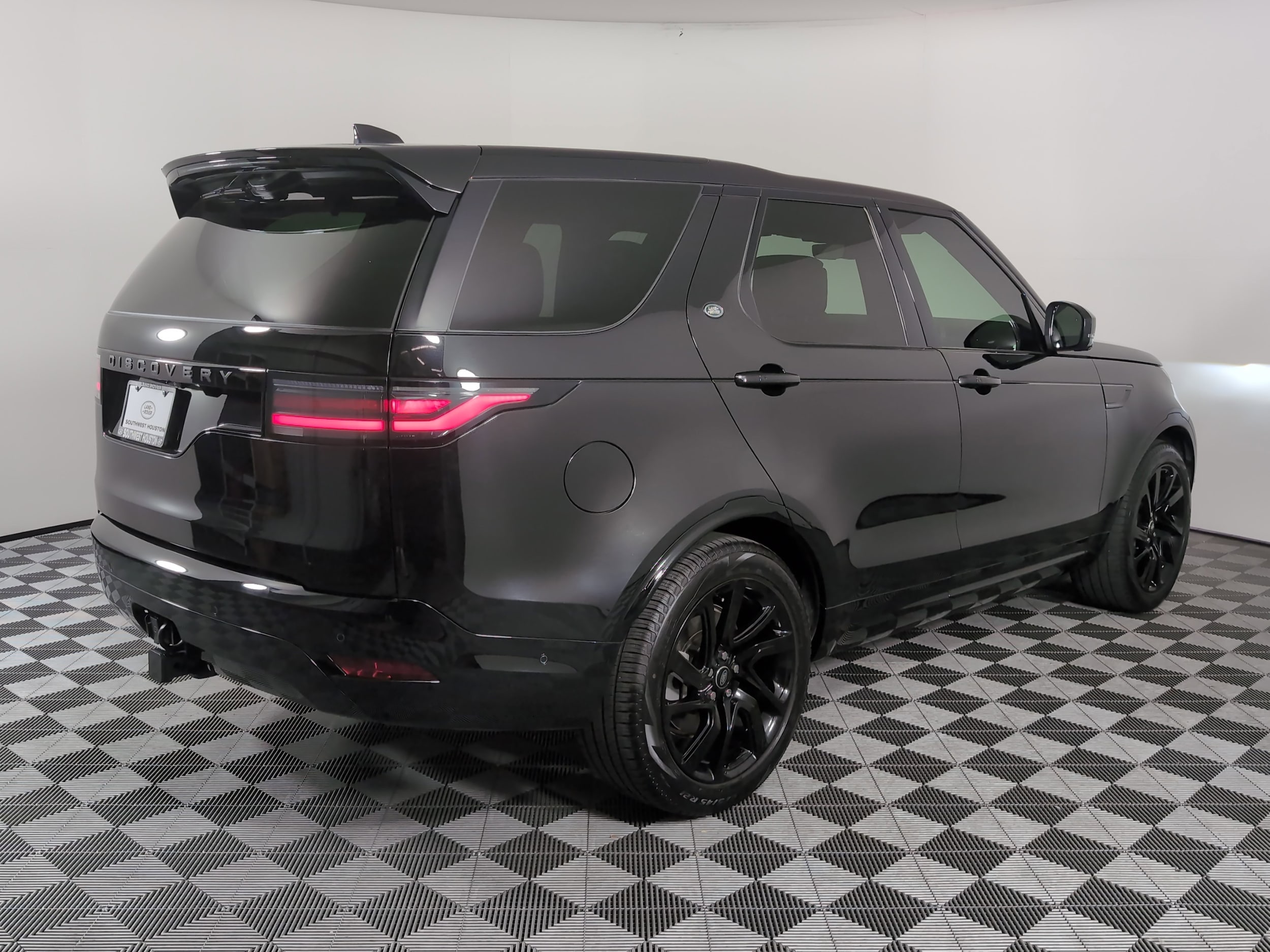 Certified 2024 Land Rover Discovery Dynamic SE with VIN SALRL2EX6R2498263 for sale in Houston, TX