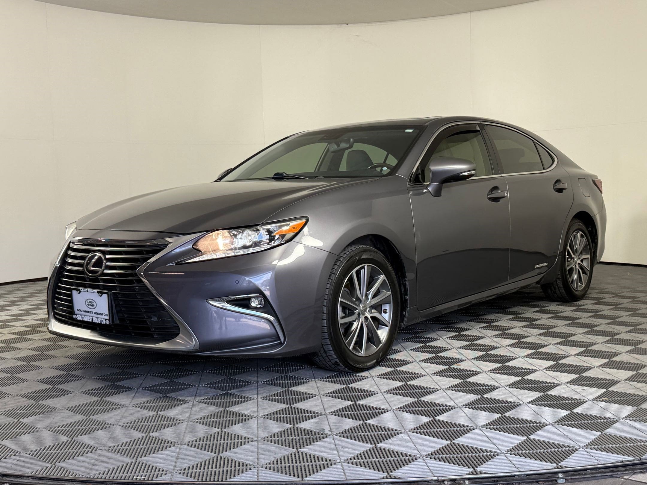 2016 Lexus ES 300h