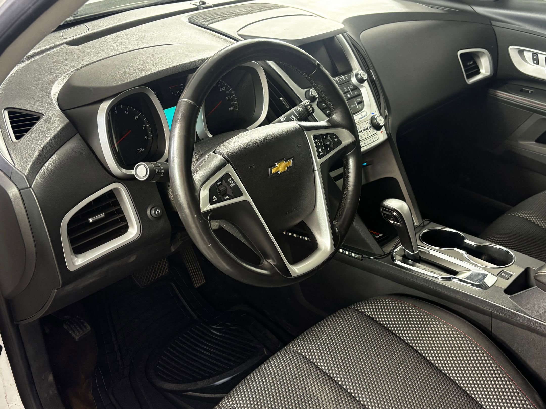 2013 Chevrolet Equinox LT photo 4