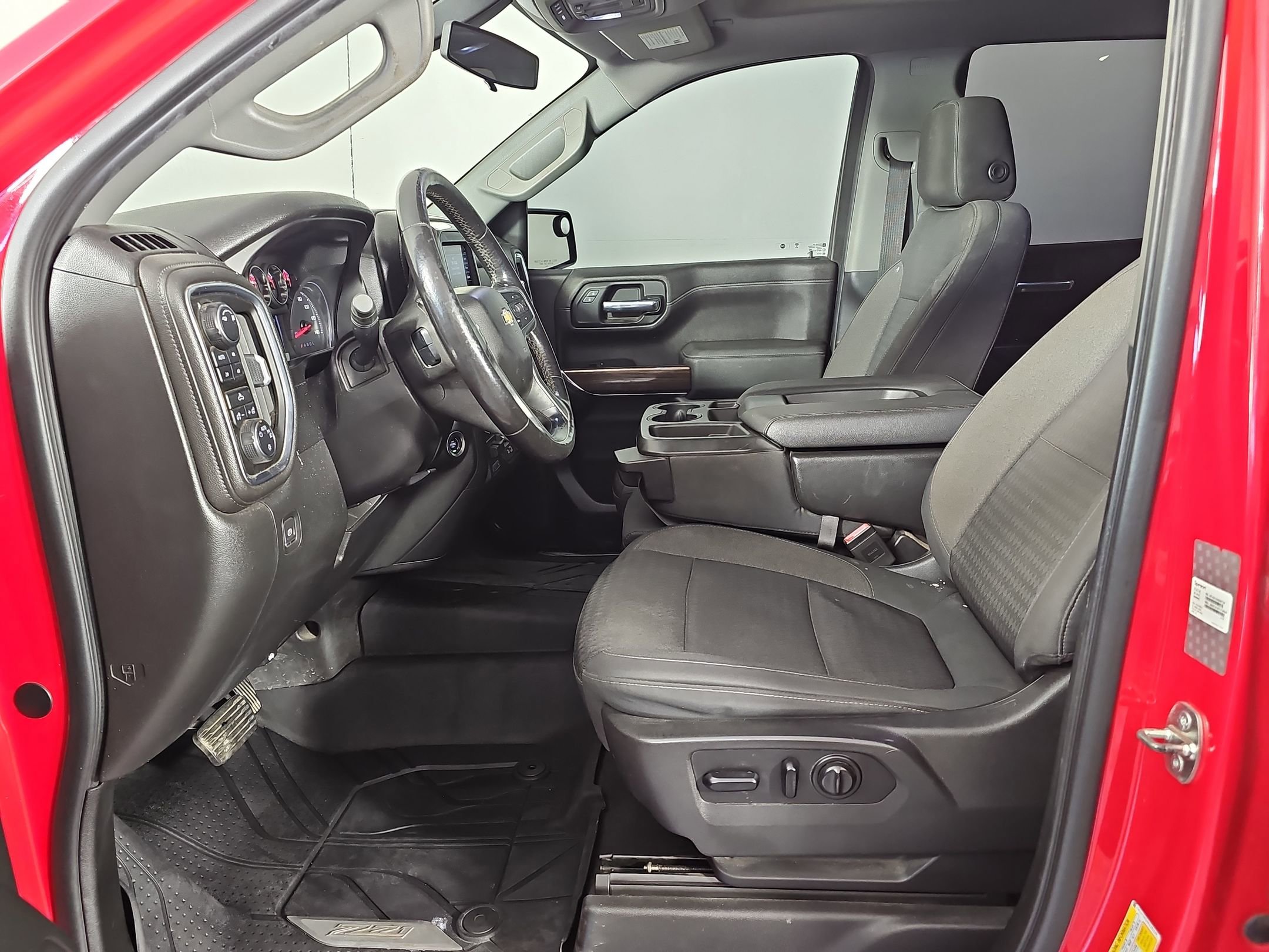 2019 Chevrolet Silverado 1500 LT photo 4