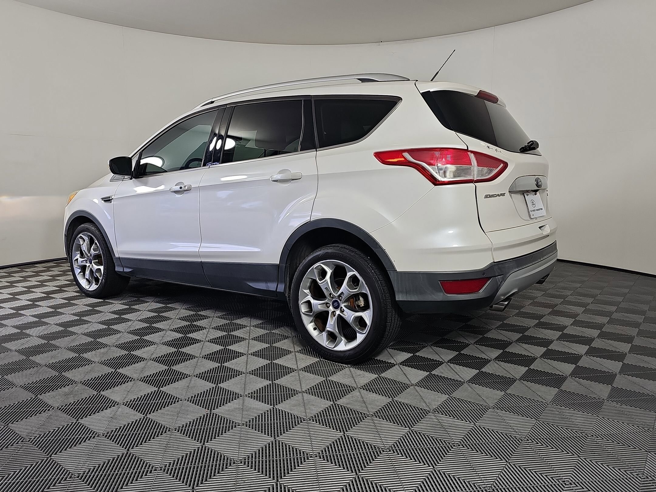 2016 Ford Escape Titanium photo 2