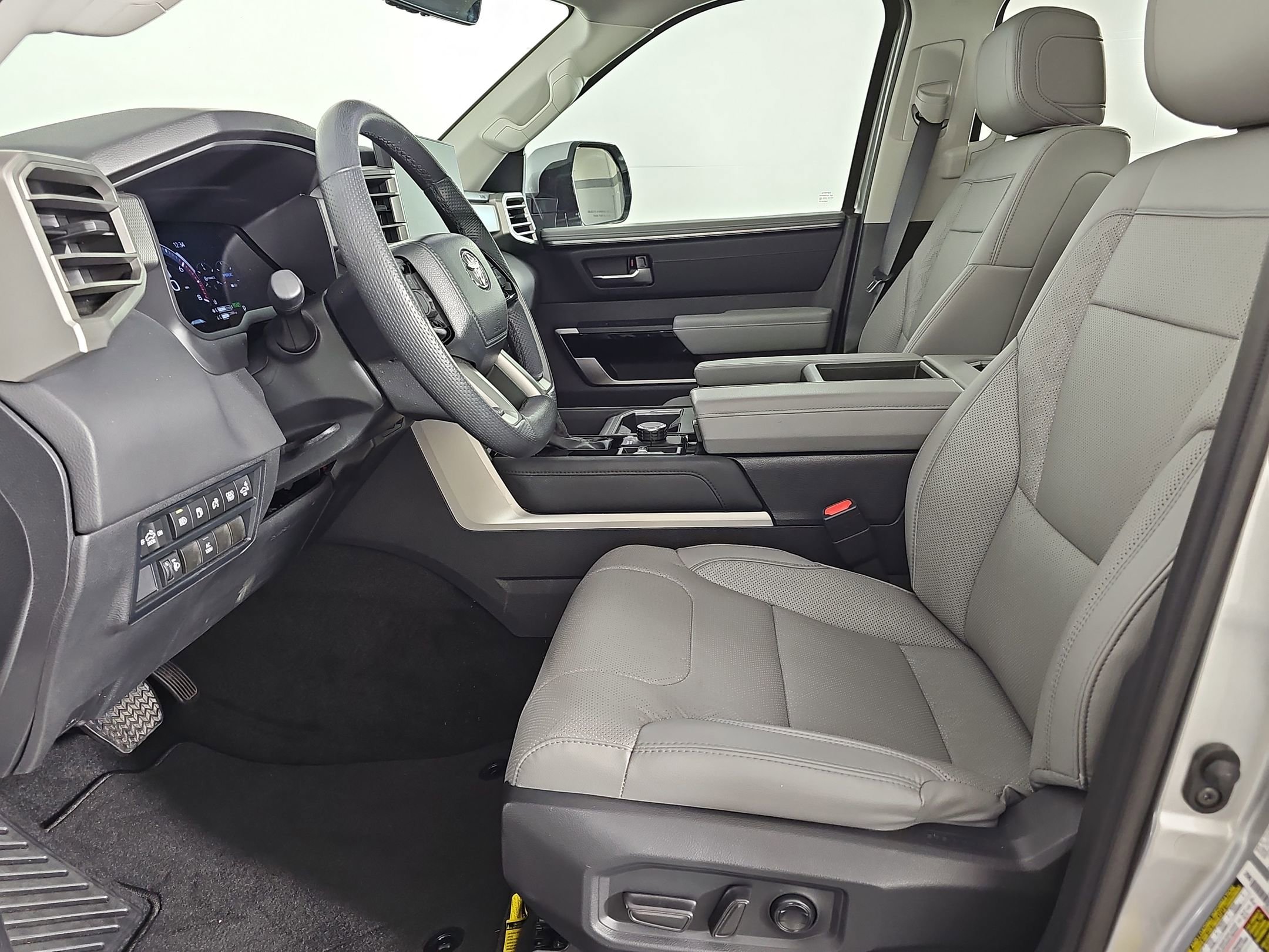 2024 Toyota Tundra Limited photo 4