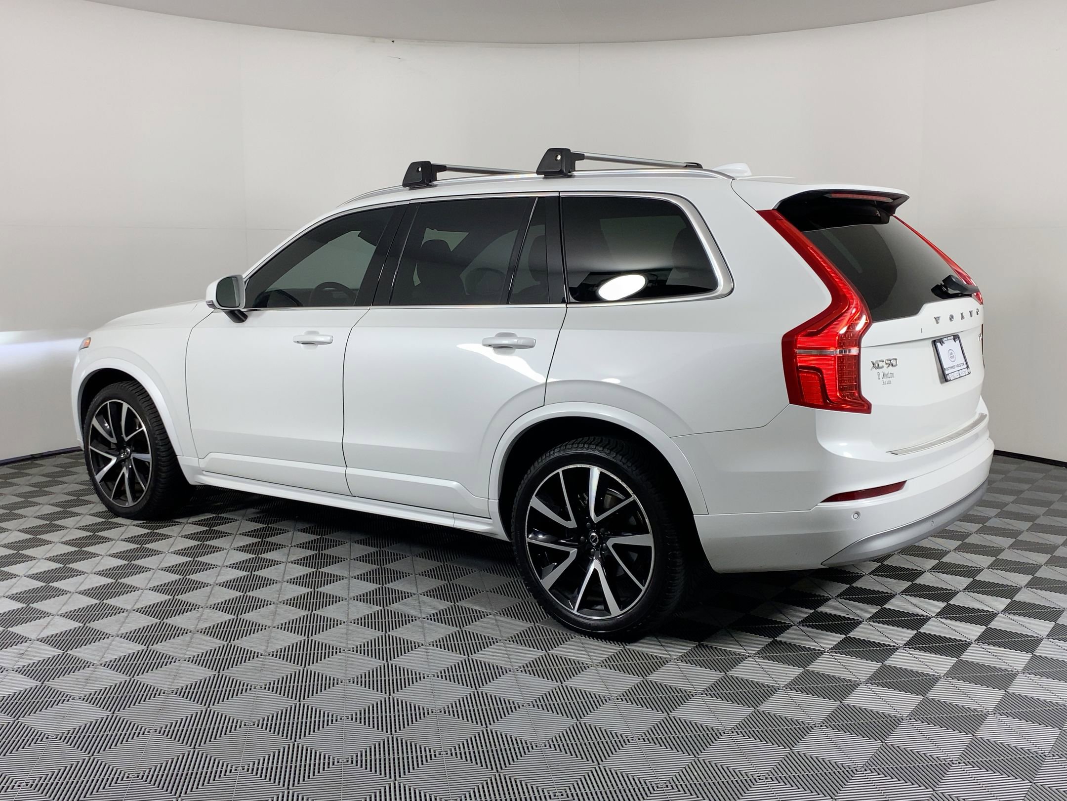 2022 Volvo XC90 Momentum photo 3