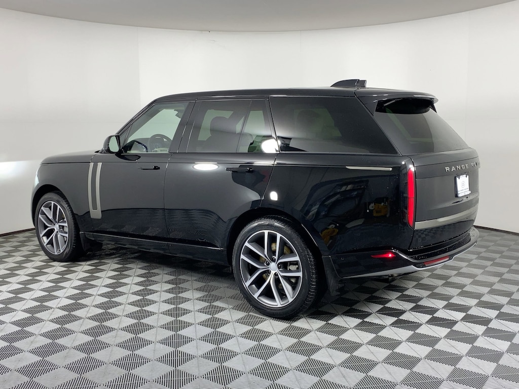 New 2025 Land Rover Range Rover P530 SE SUV