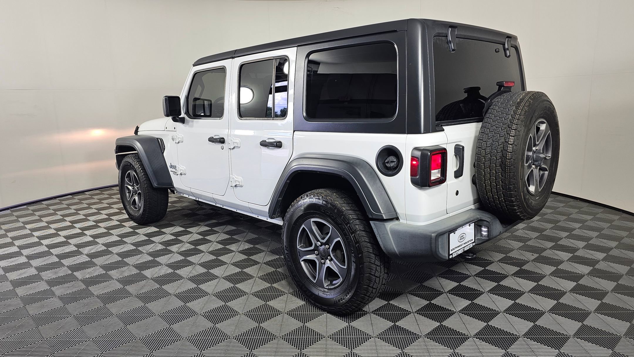 2018 Jeep Wrangler Unlimited Sport S photo 3