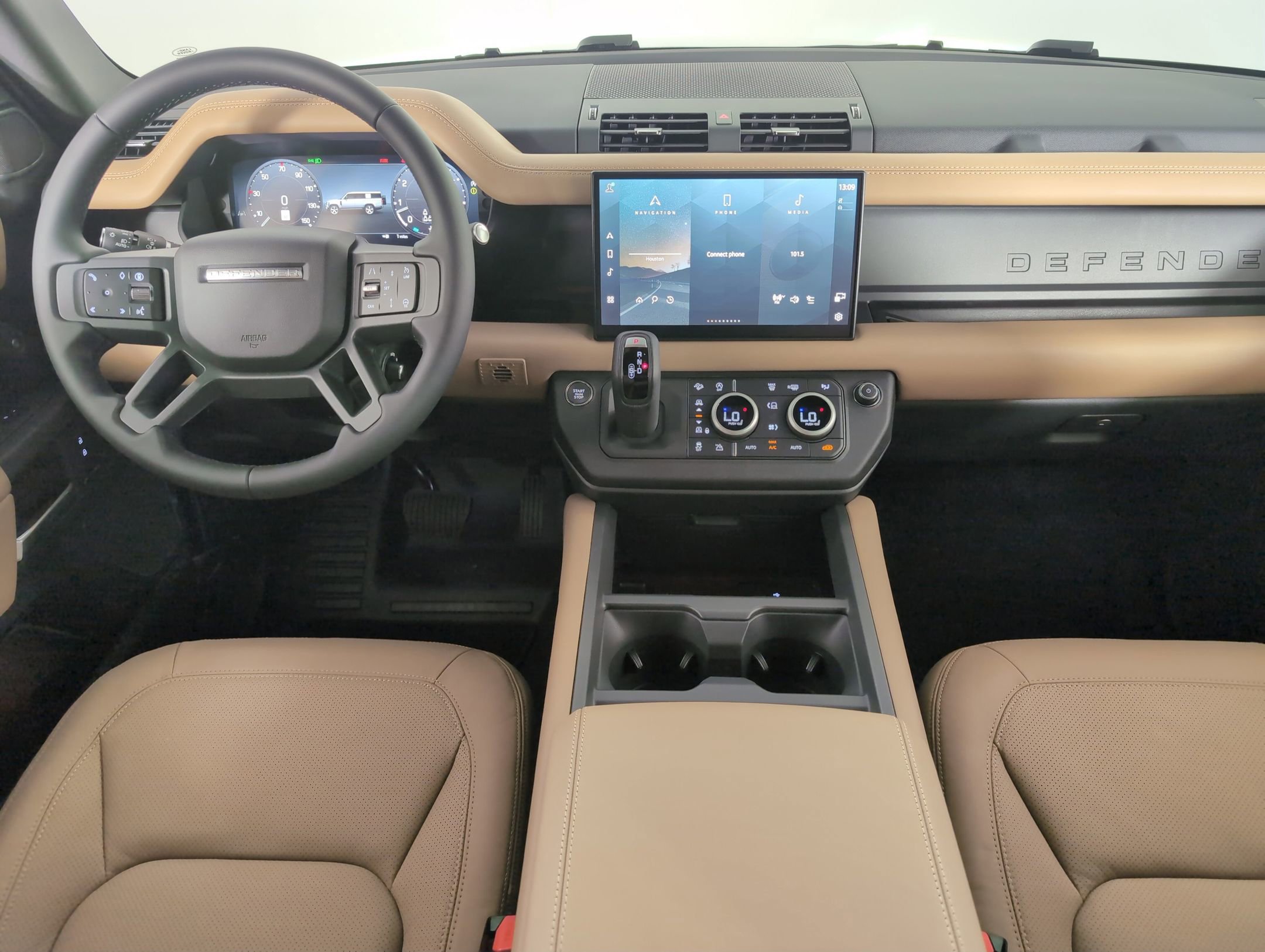 2025 Land Rover Defender 130 S photo 3