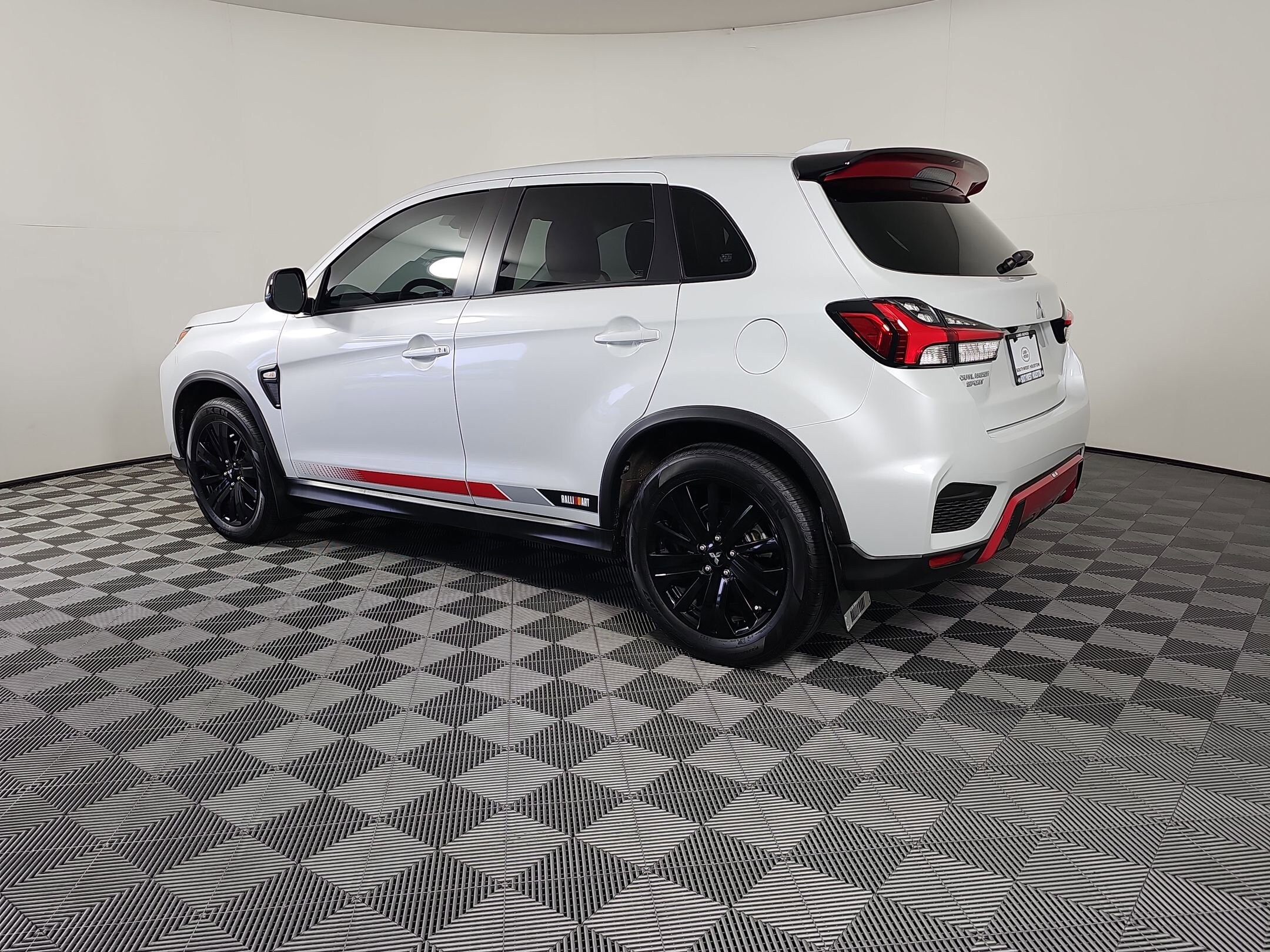 2024 Mitsubishi Outlander Sport photo 2