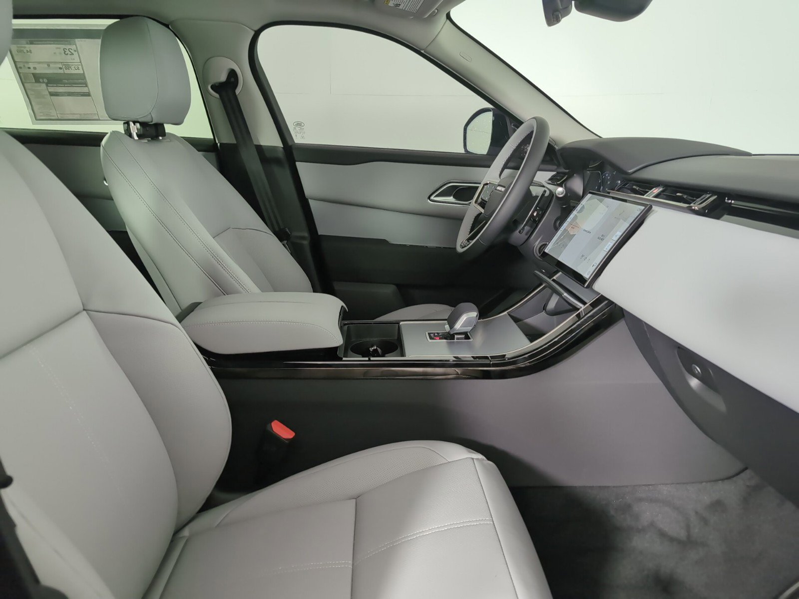 2025 Land Rover Range Rover Velar S photo 3