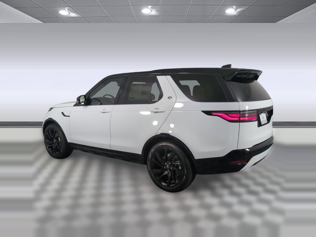 Certified 2025 Land Rover Discovery Dynamic SE SUV