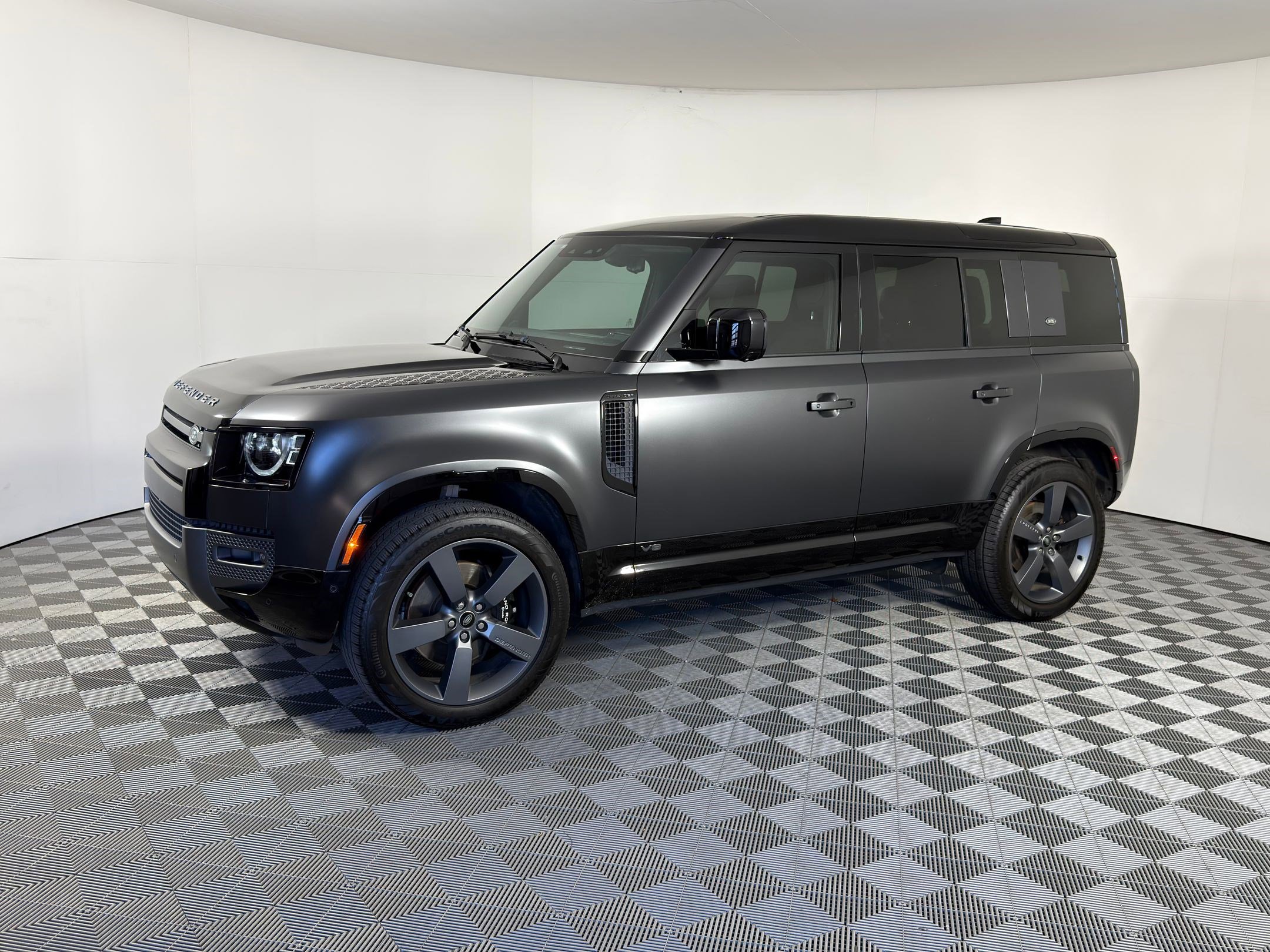 2023 Land Rover Defender Carpathian Edition