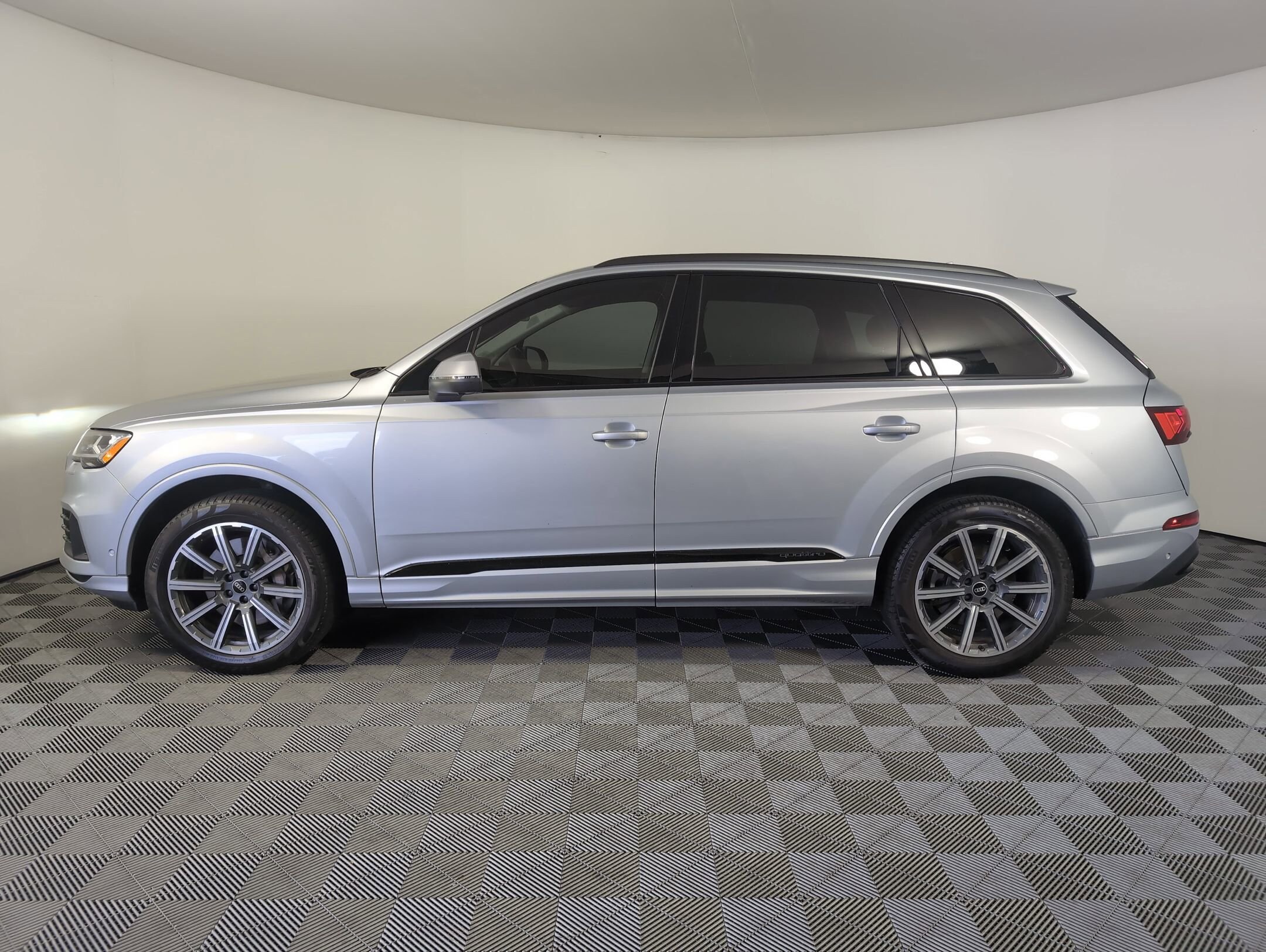 2022 Audi Q7 Premium Plus photo 2