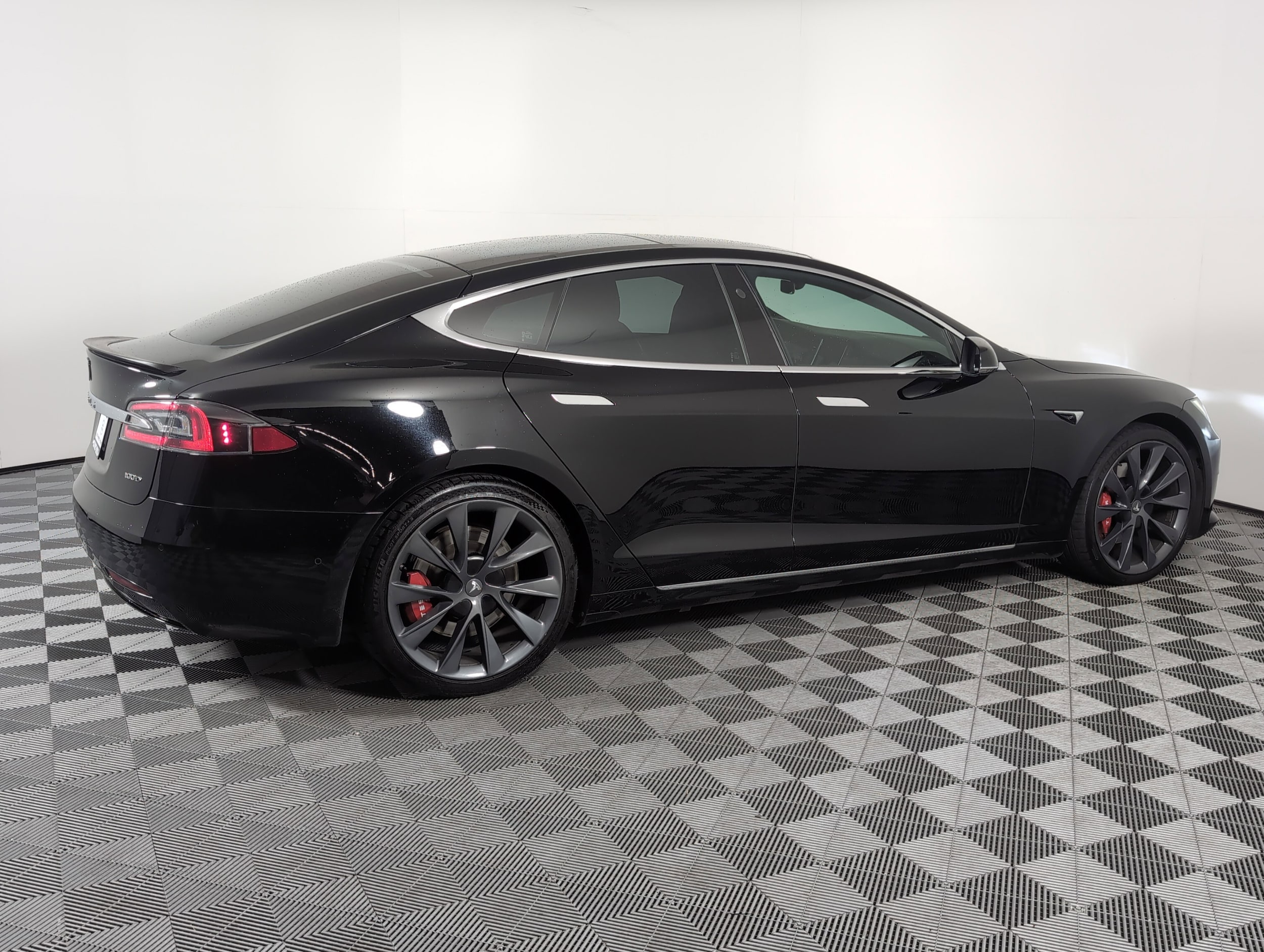 Used 2018 Tesla Model S 100D with VIN 5YJSA1E24JF259017 for sale in Houston, TX
