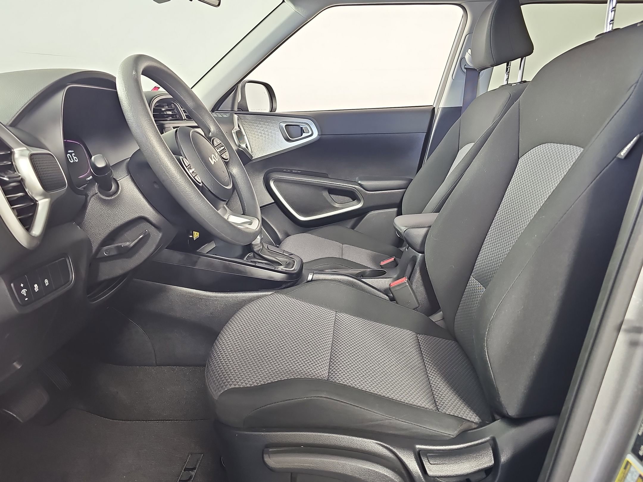 2023 Kia Soul LX photo 4