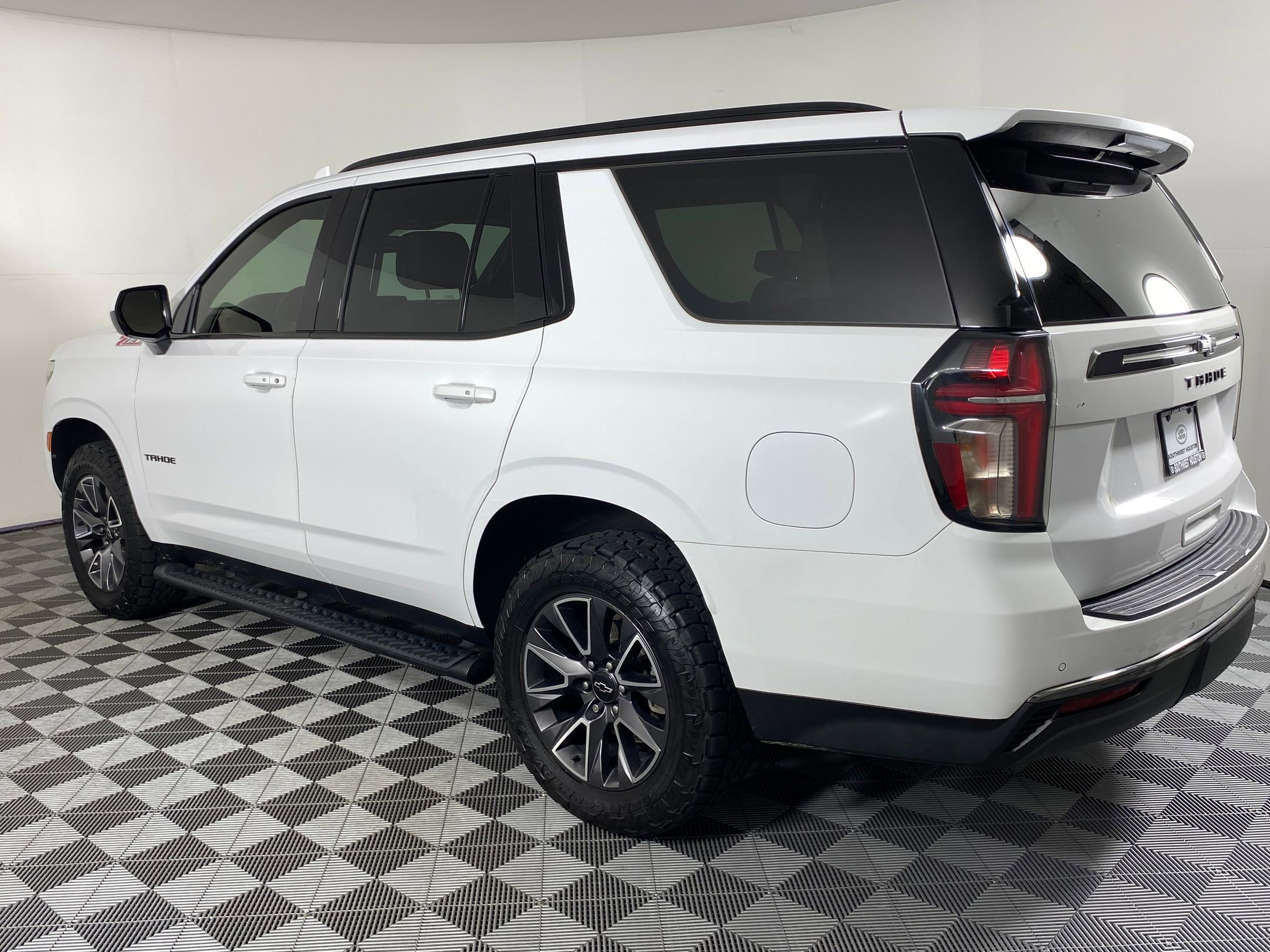 2022 Chevrolet Tahoe Z71 photo 2