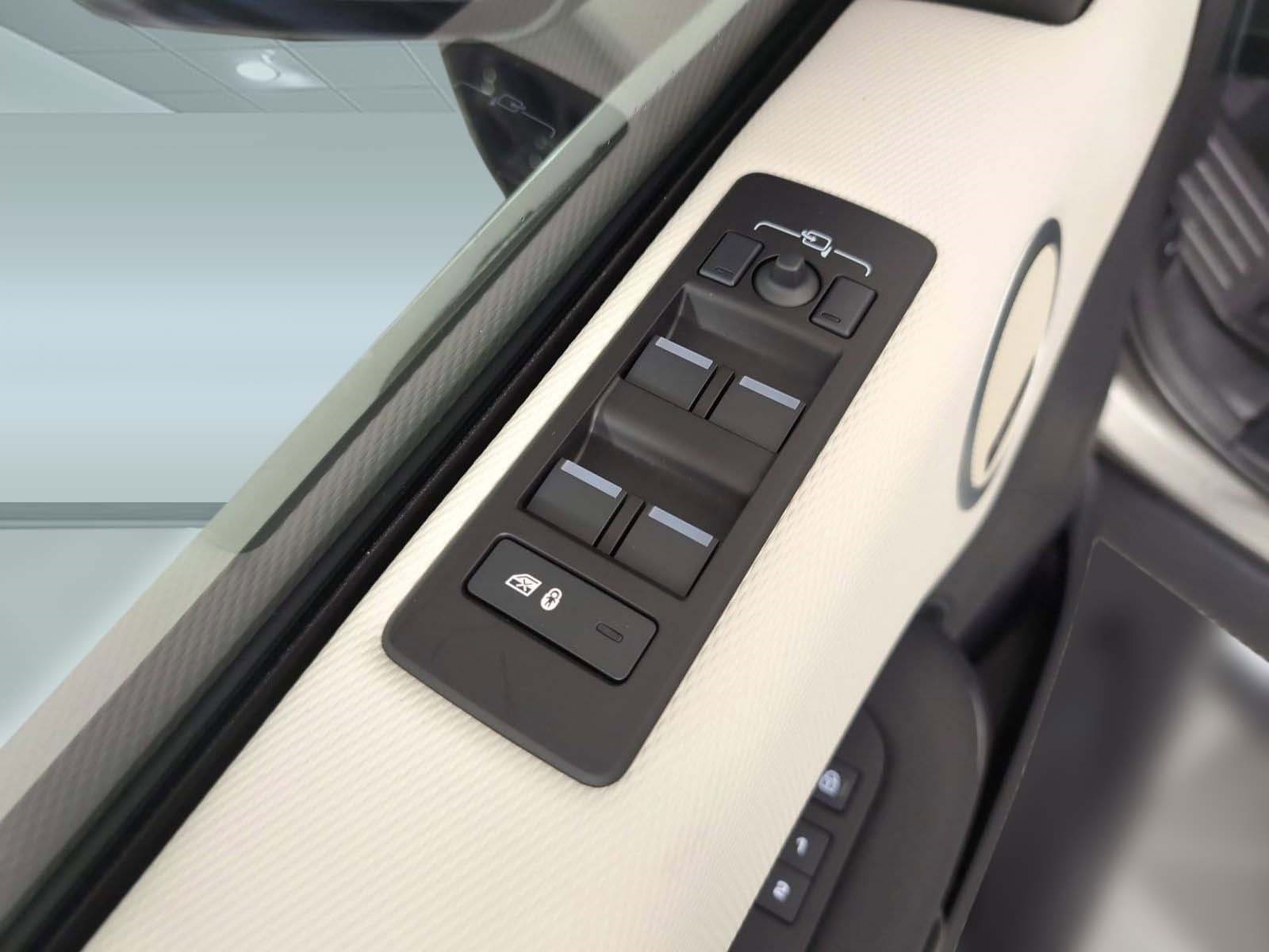 2025 Land Rover Discovery Dynamic SE - Photo 13