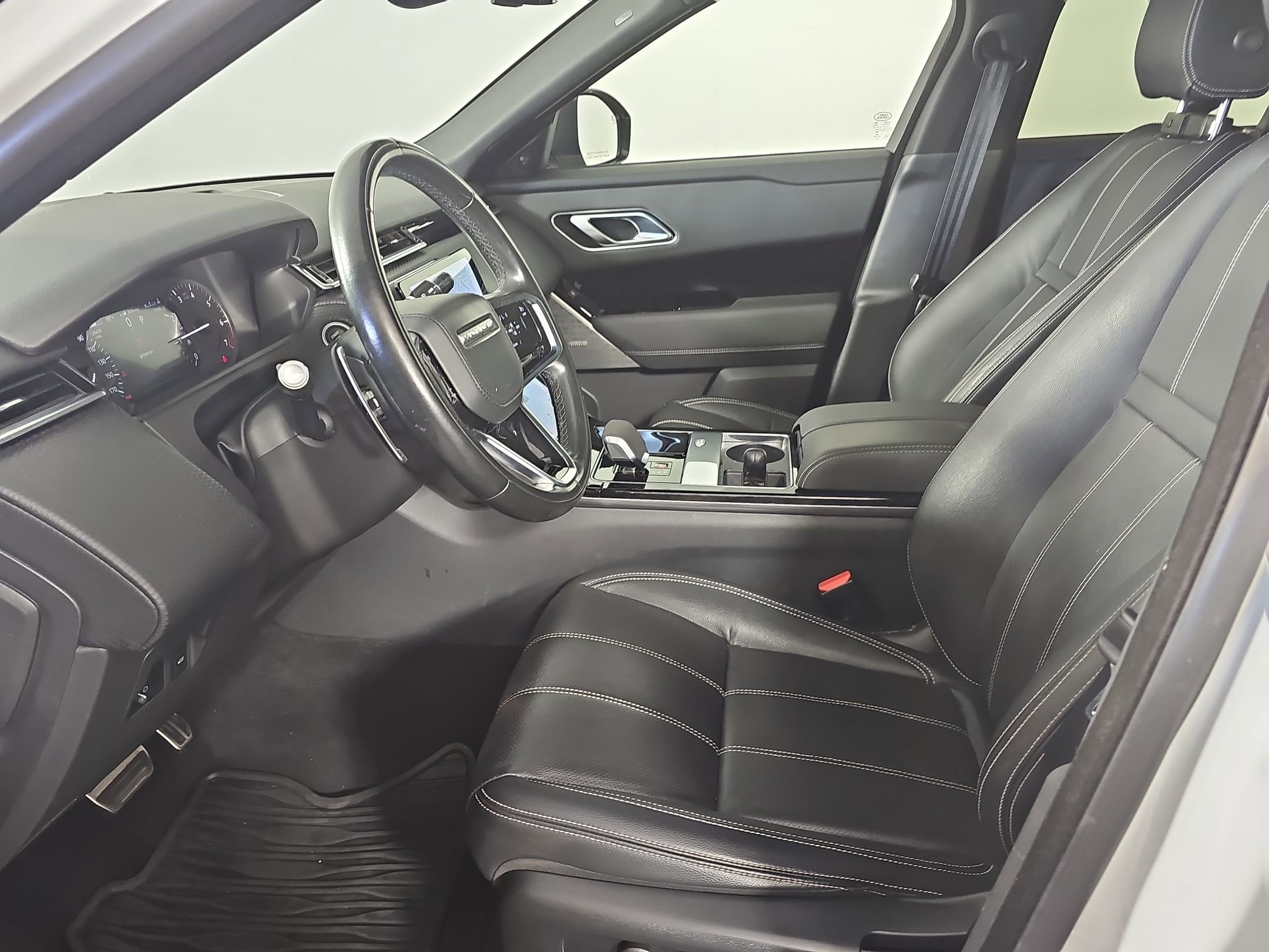 2022 Land Rover Range Rover Velar R-Dynamic S photo 2