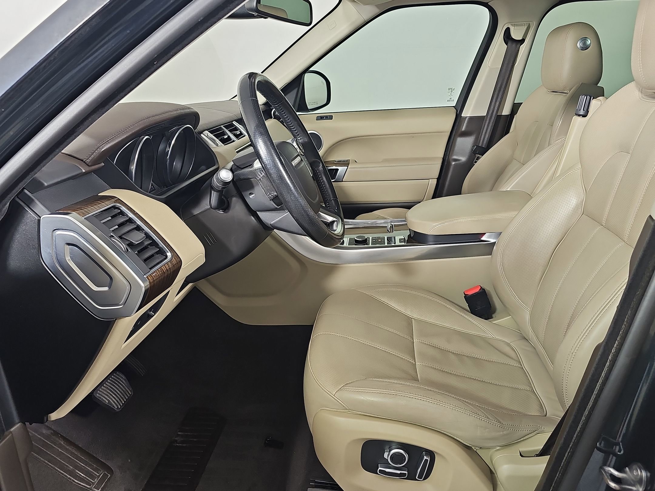 2016 Land Rover Range Rover Sport HSE photo 3