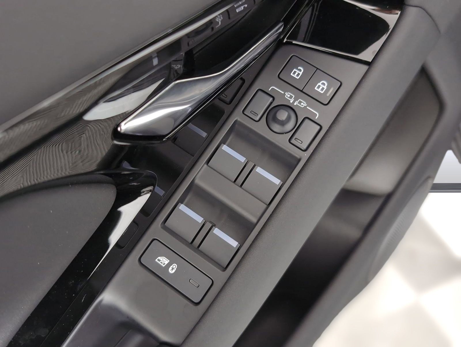 2026 Land Rover Range Rover Evoque S - Photo 24