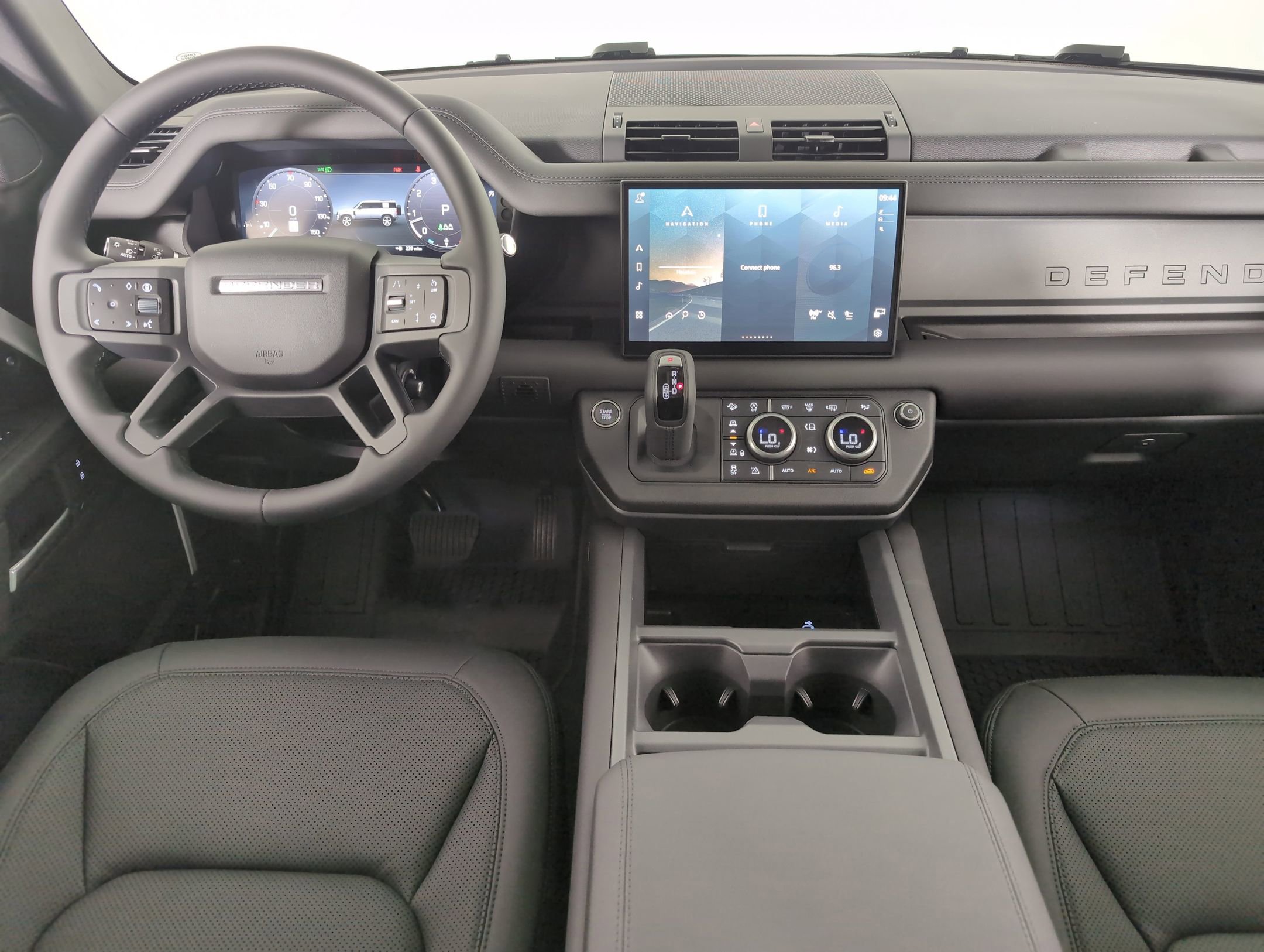 2025 Land Rover Defender 110 S photo 3