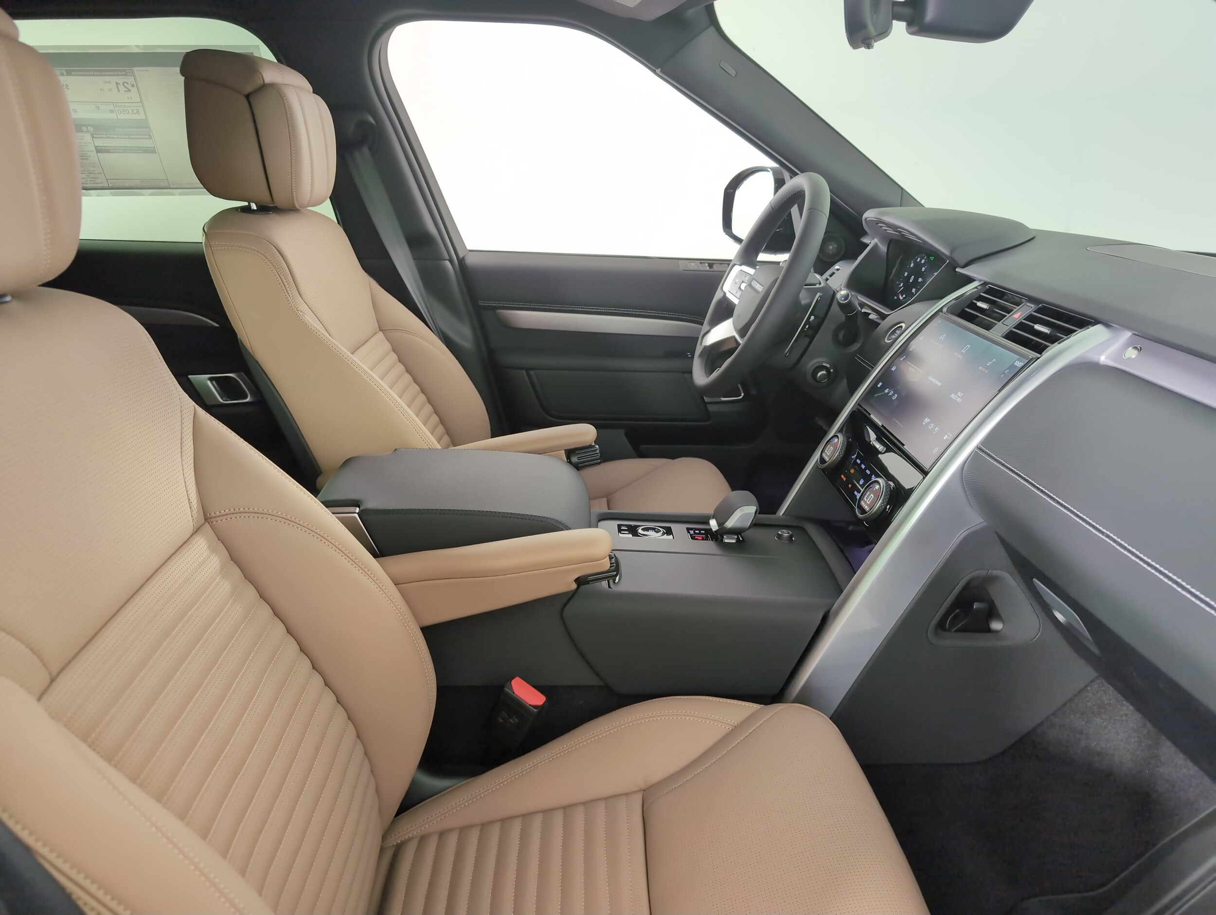 2025 Land Rover Discovery SE photo 2