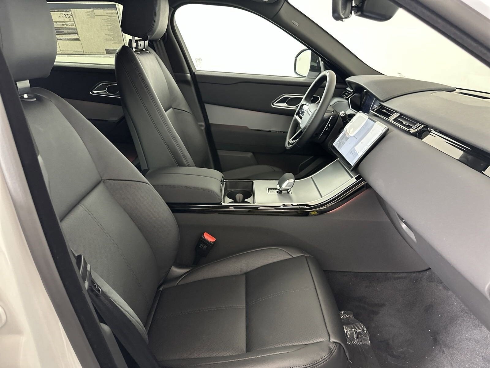 2025 Land Rover Range Rover Velar S photo 3