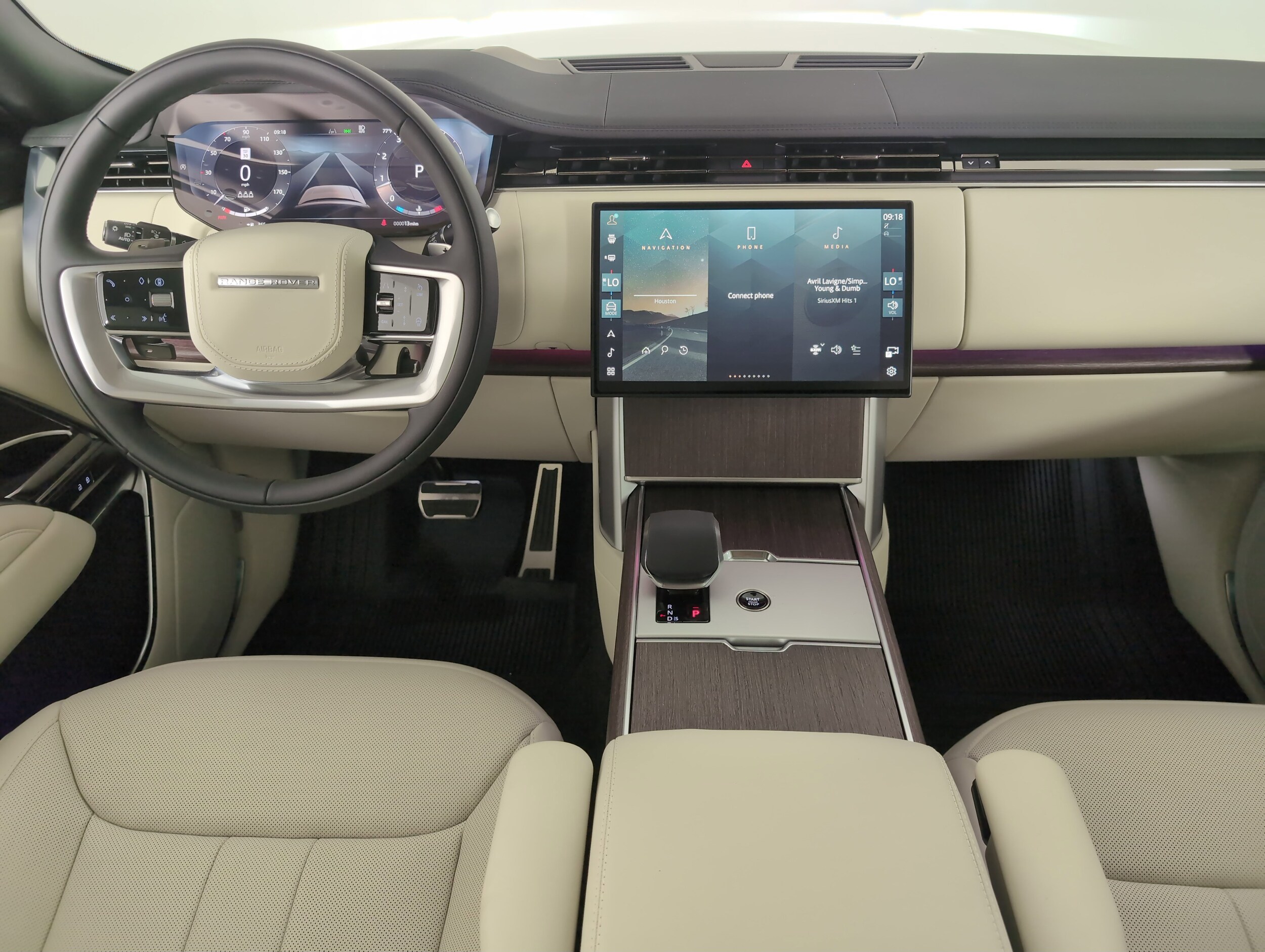 2025 Land Rover Range Rover SE photo 4