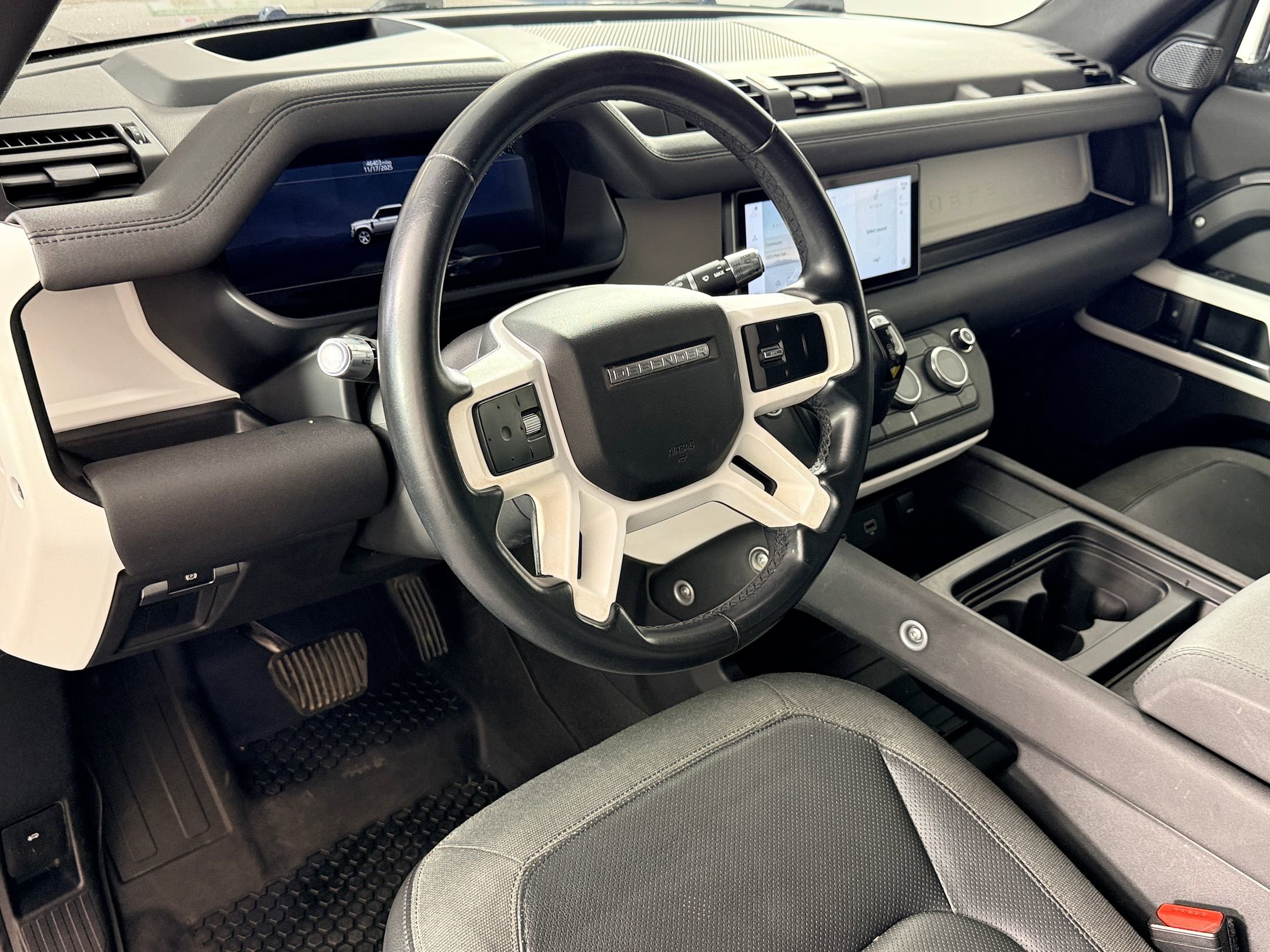 2021 Land Rover Defender 110 SE photo 3