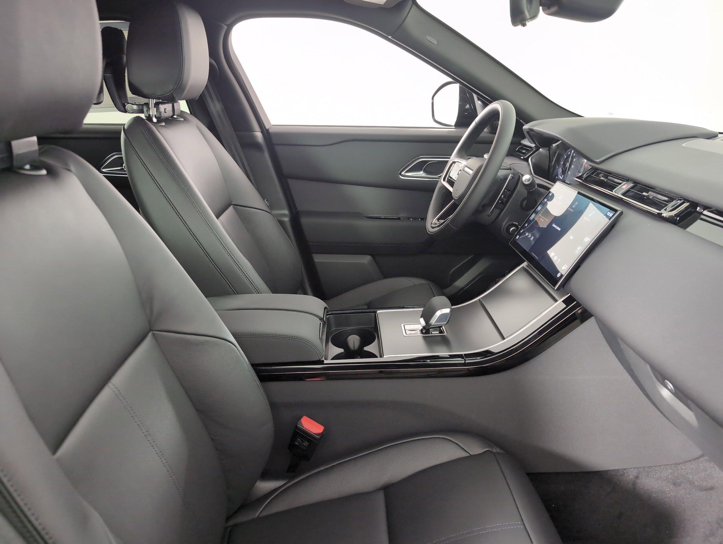 2026 Land Rover Range Rover Velar S photo 3