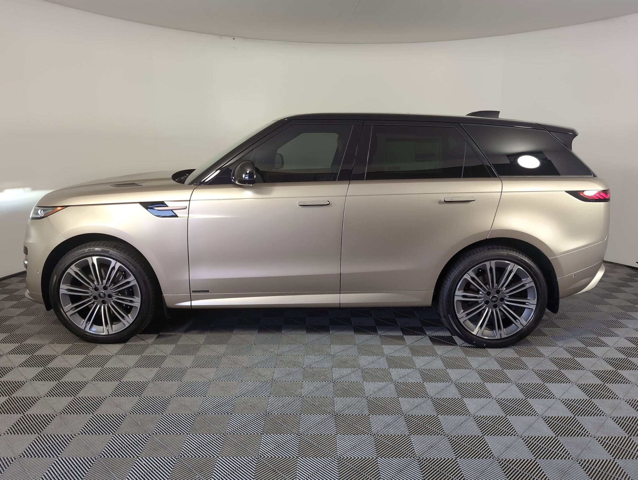 2025 Land Rover Range Rover Sport Autobiography photo 2