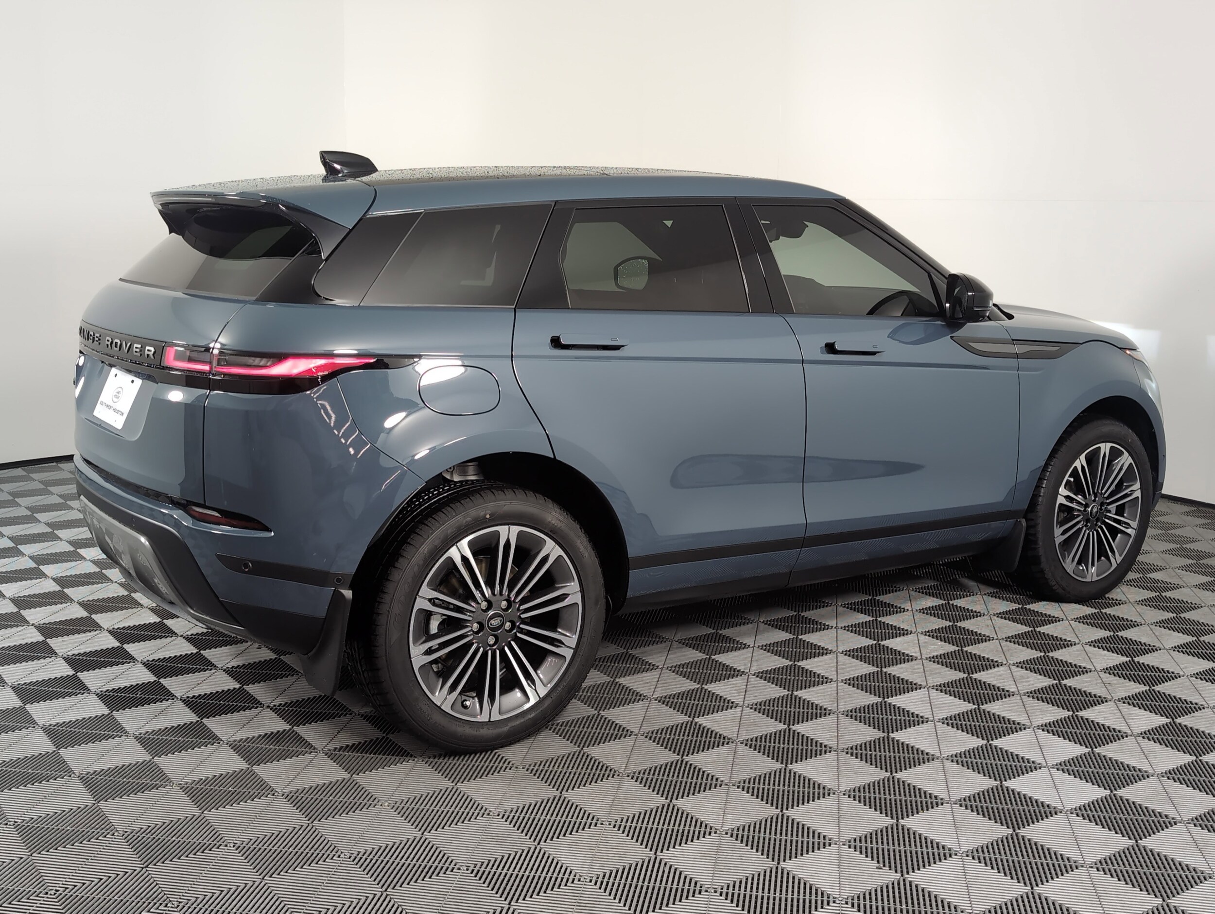 2026 Land Rover Range Rover Evoque S photo 2