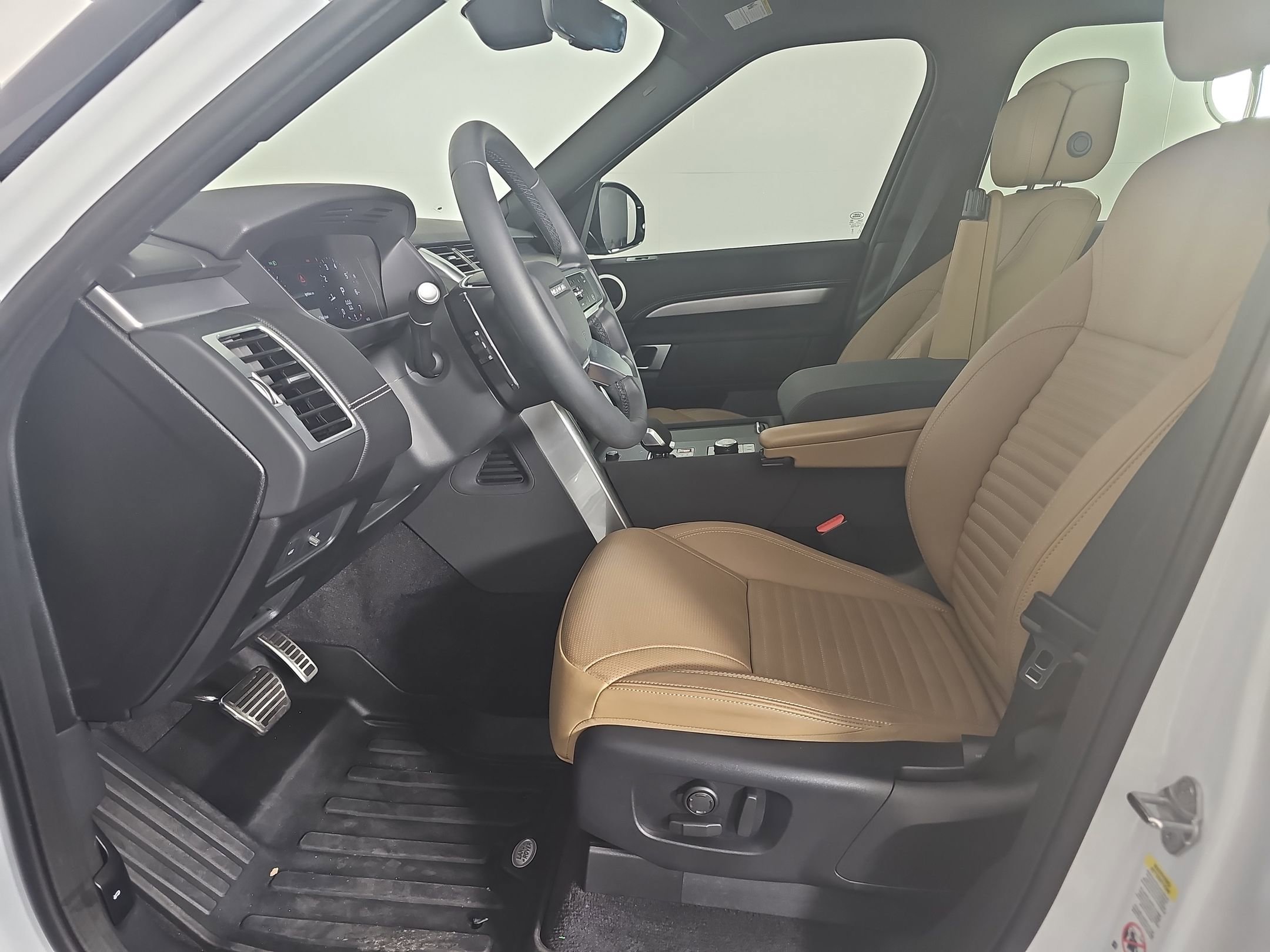 2025 Land Rover Discovery SE photo 4
