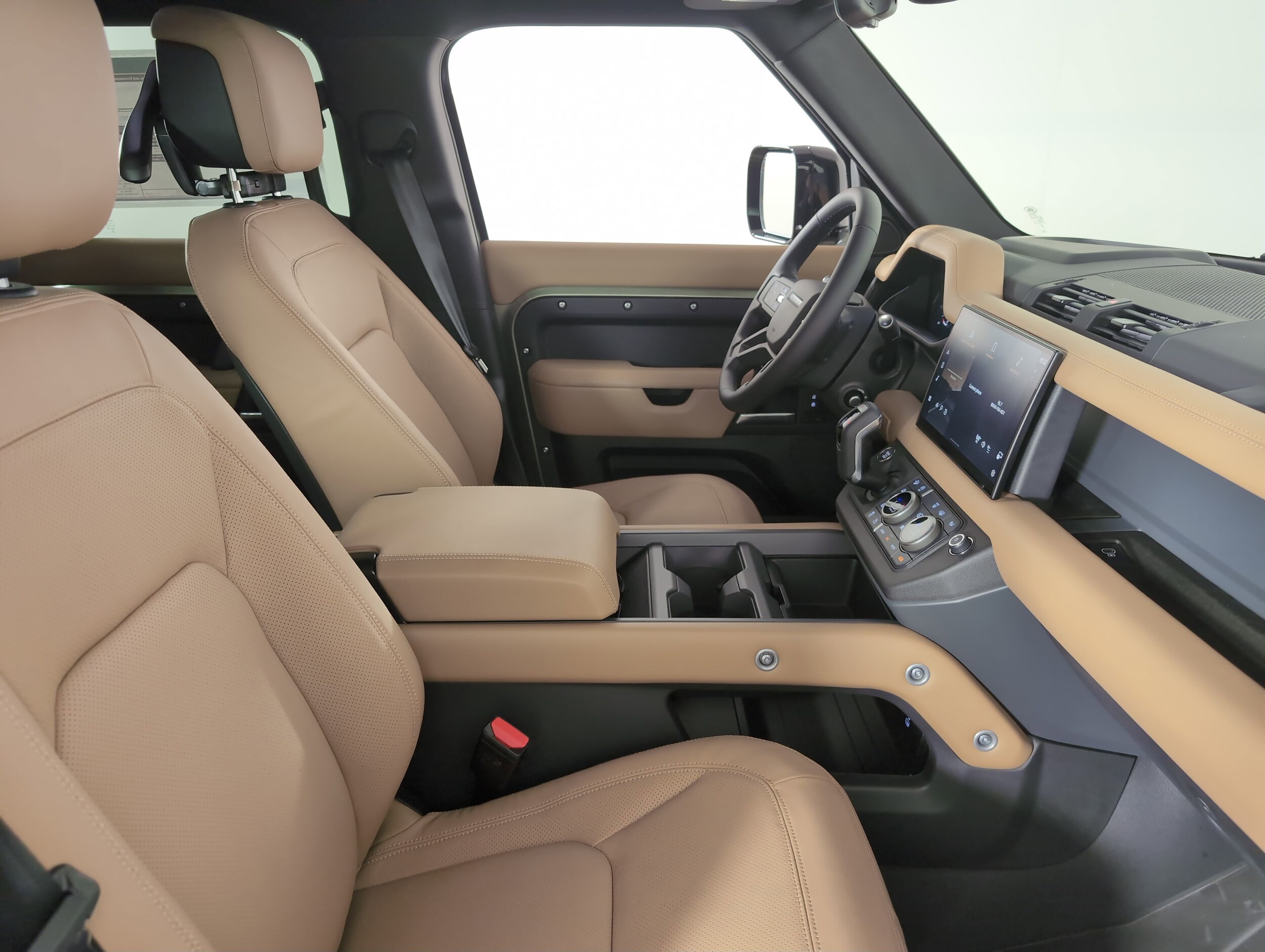 2025 Land Rover Defender S photo 3