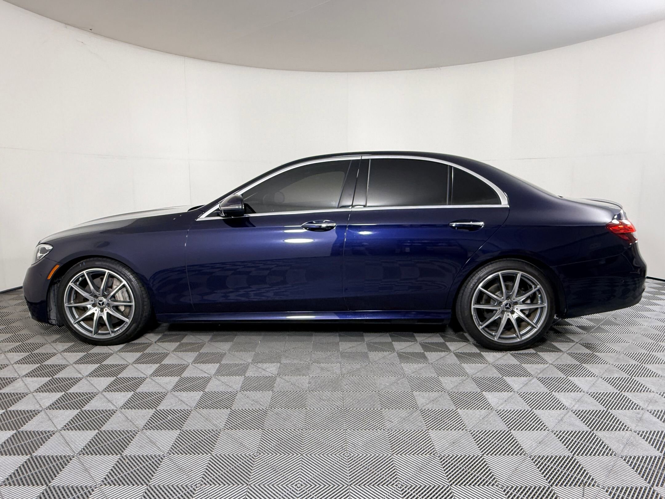 2021 Mercedes Benz E 350 photo 2