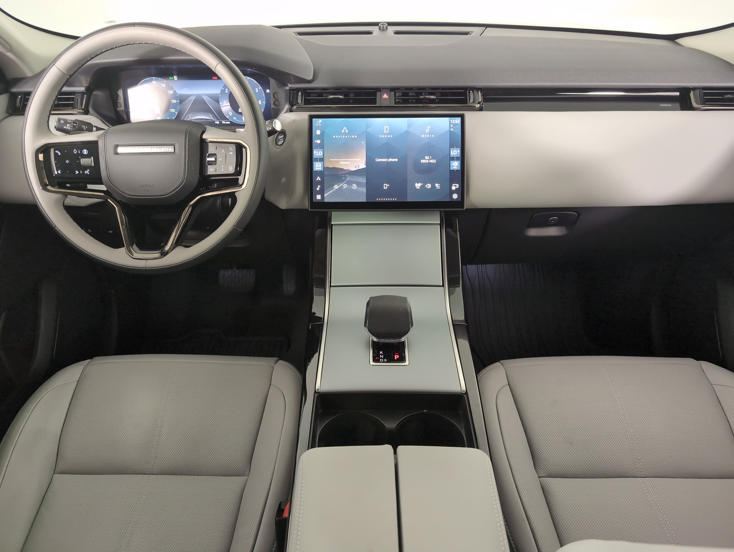 2025 Land Rover Range Rover Velar S photo 4