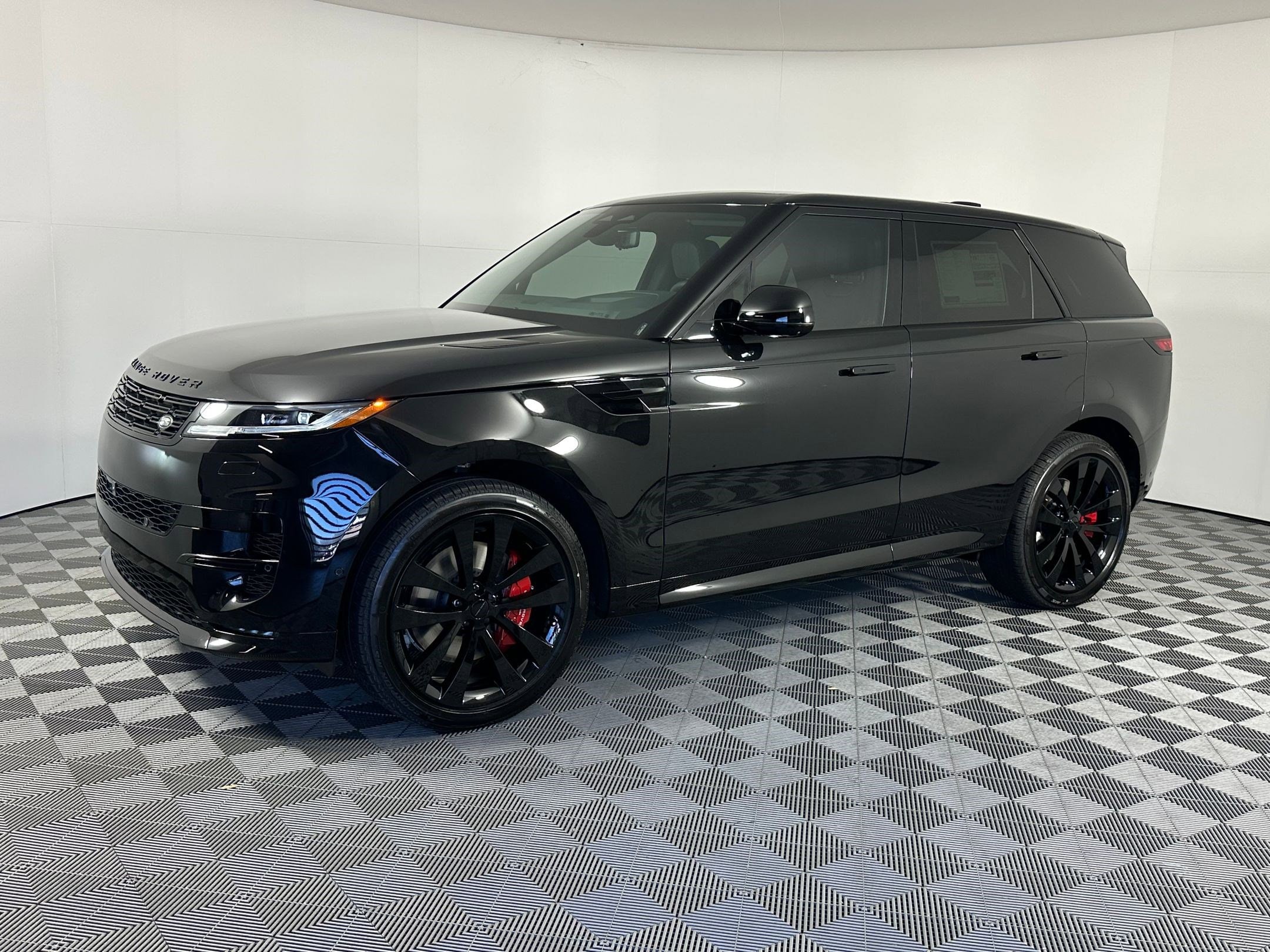 2026 Land Rover Range Rover Sport Dynamic SE's photo