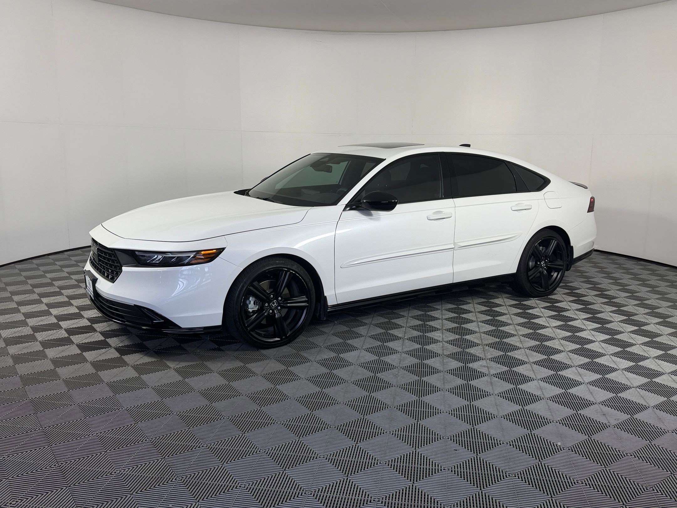 2024 Honda Accord Hybrid Sport-L's photo