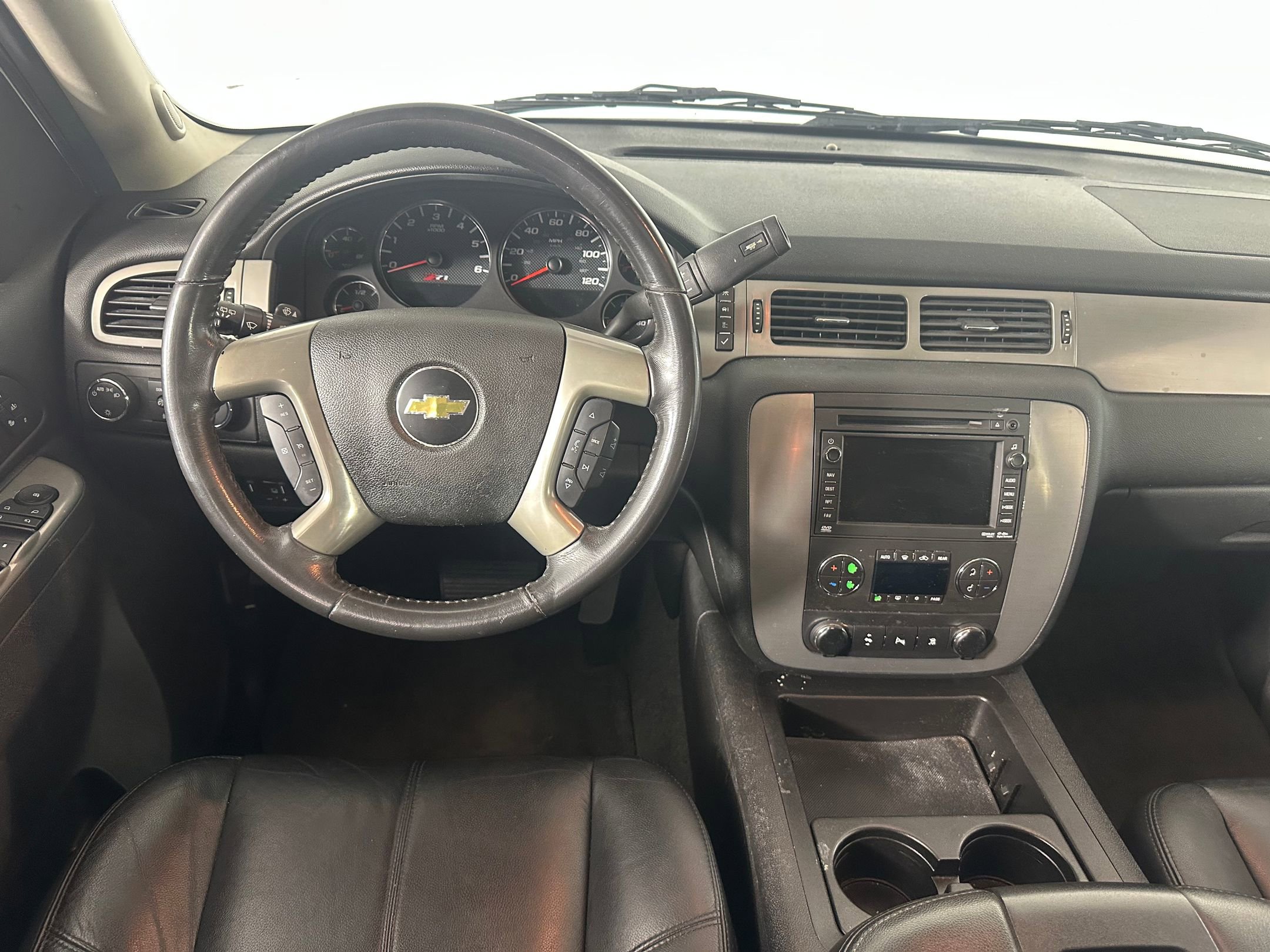 2011 Chevrolet Tahoe LT photo 3