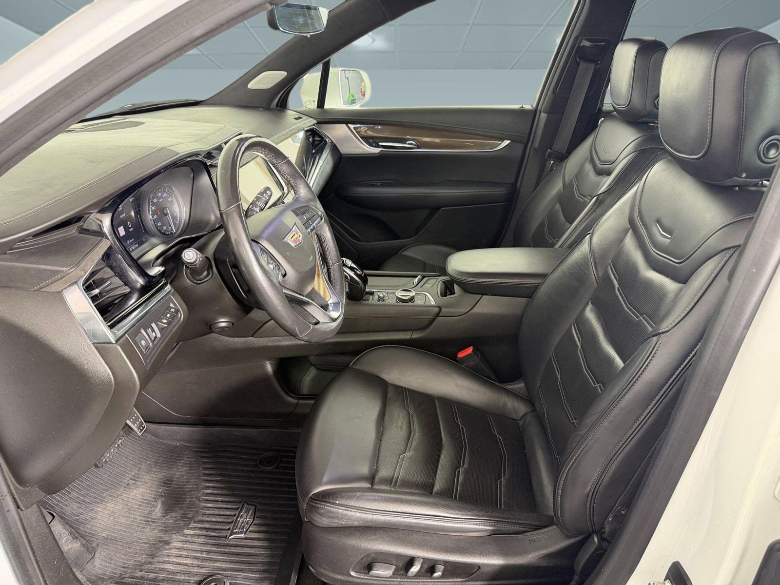 XT6 FWD Premium Luxury SUV