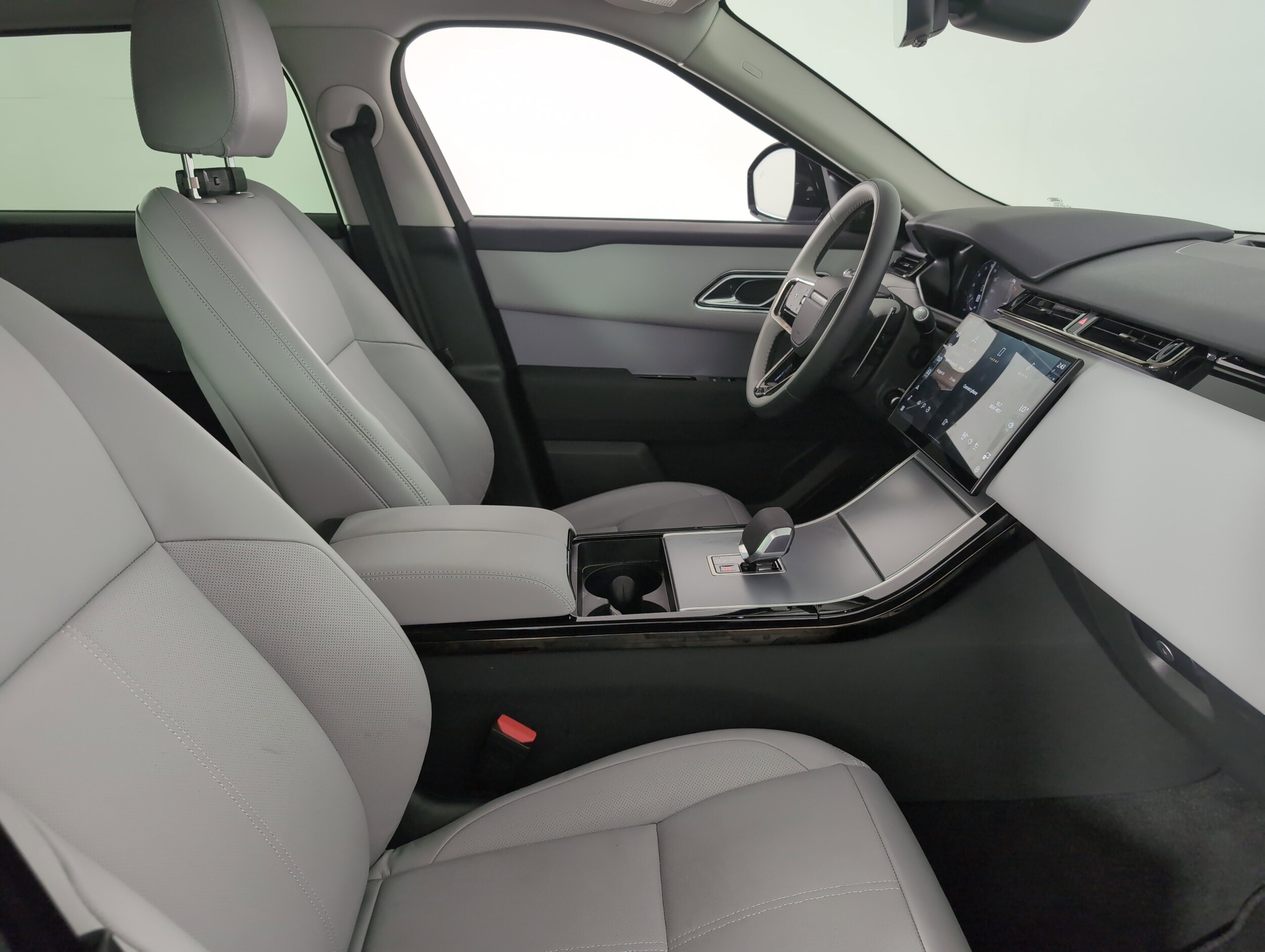 2025 Land Rover Range Rover Velar S photo 3
